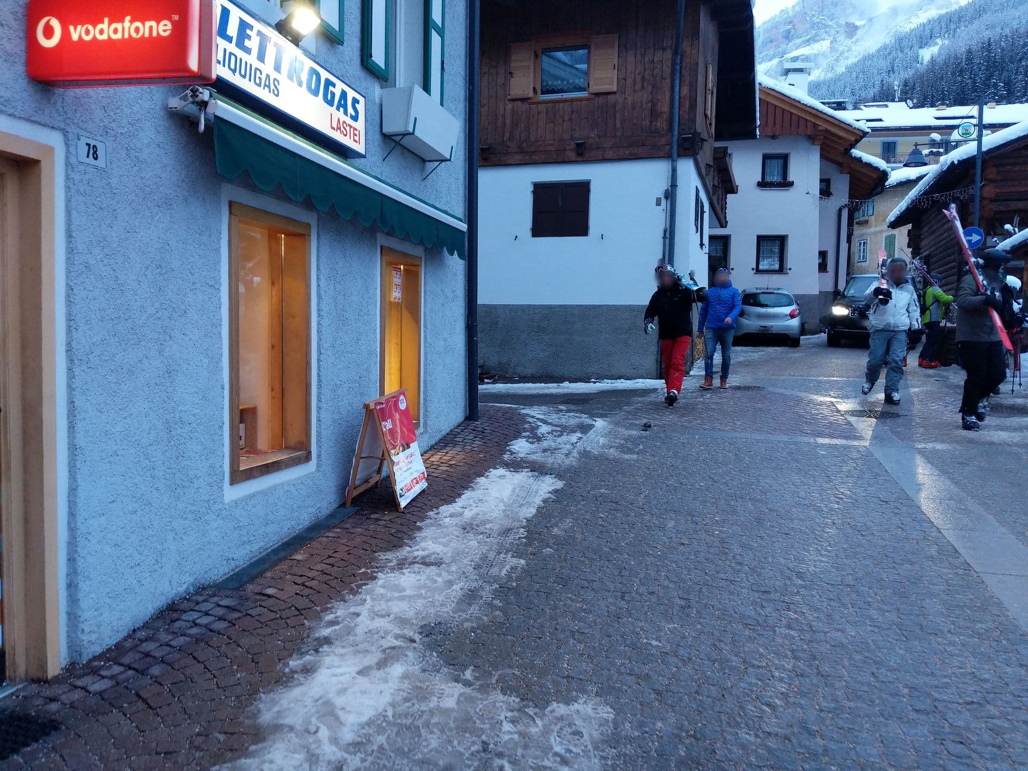 Street view near Apartment Cableway Canazei - Quadrilocale, Canazei — © chrisbeddow (CC BY-SA · Mapillary)