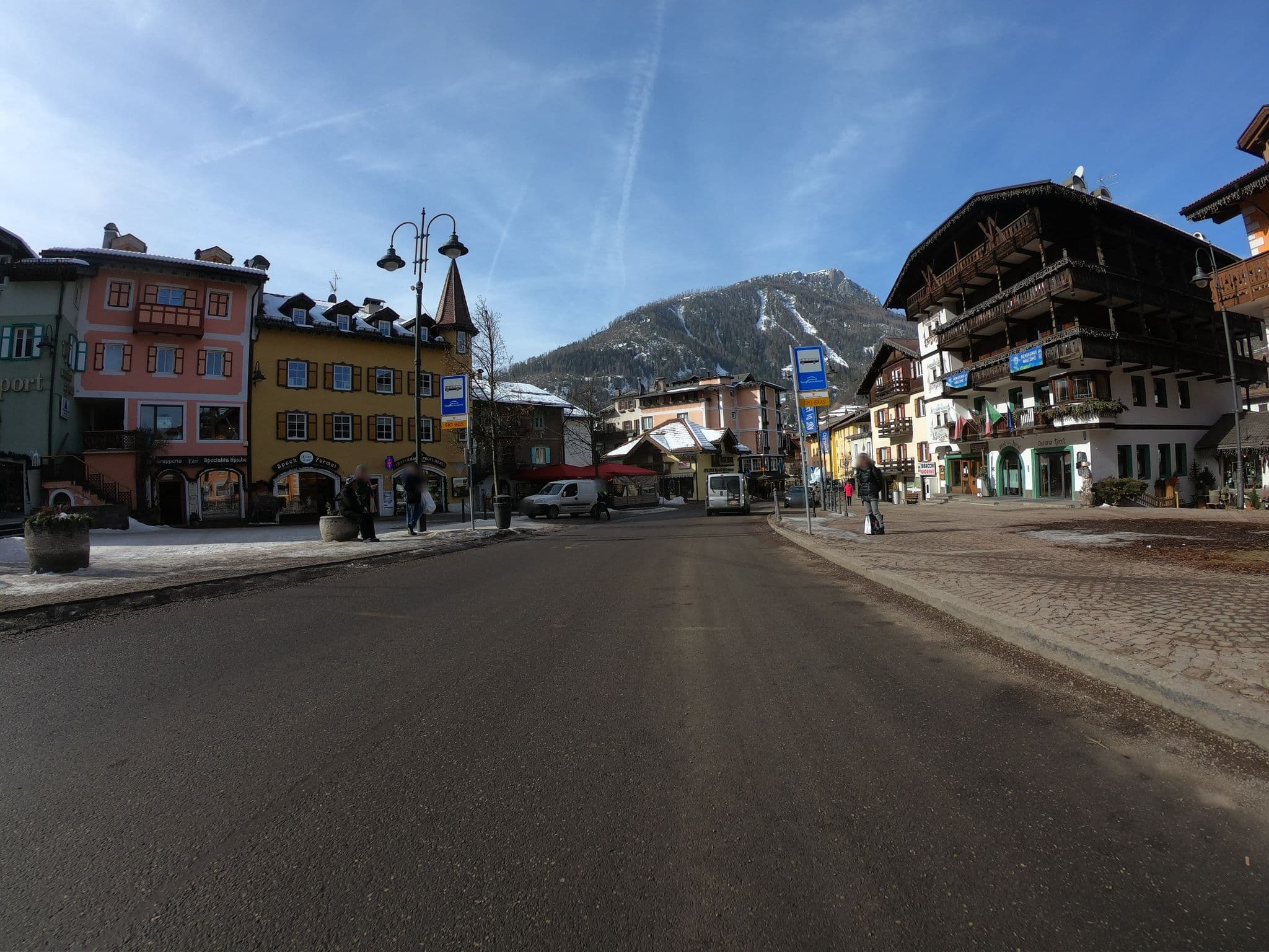 Street view near Casa Chatrian, Moena — © chrisbeddow (CC BY-SA · Mapillary)