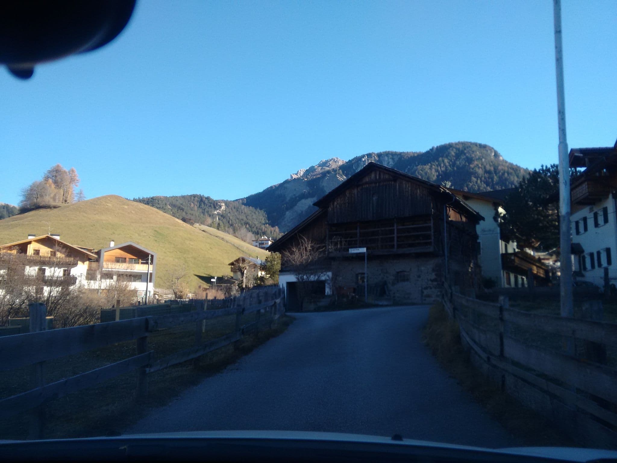 Street view near Vontavon Otto, Funes - Villnoess — © hakuchi (CC BY-SA · Mapillary)