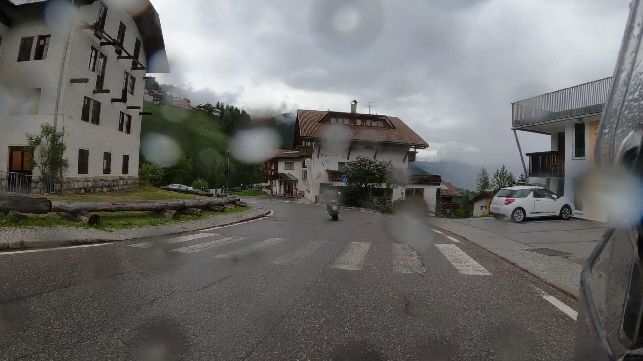 Street view near Hotel Pütia, La Valle - Wengen — © crami (CC BY-SA · Mapillary)