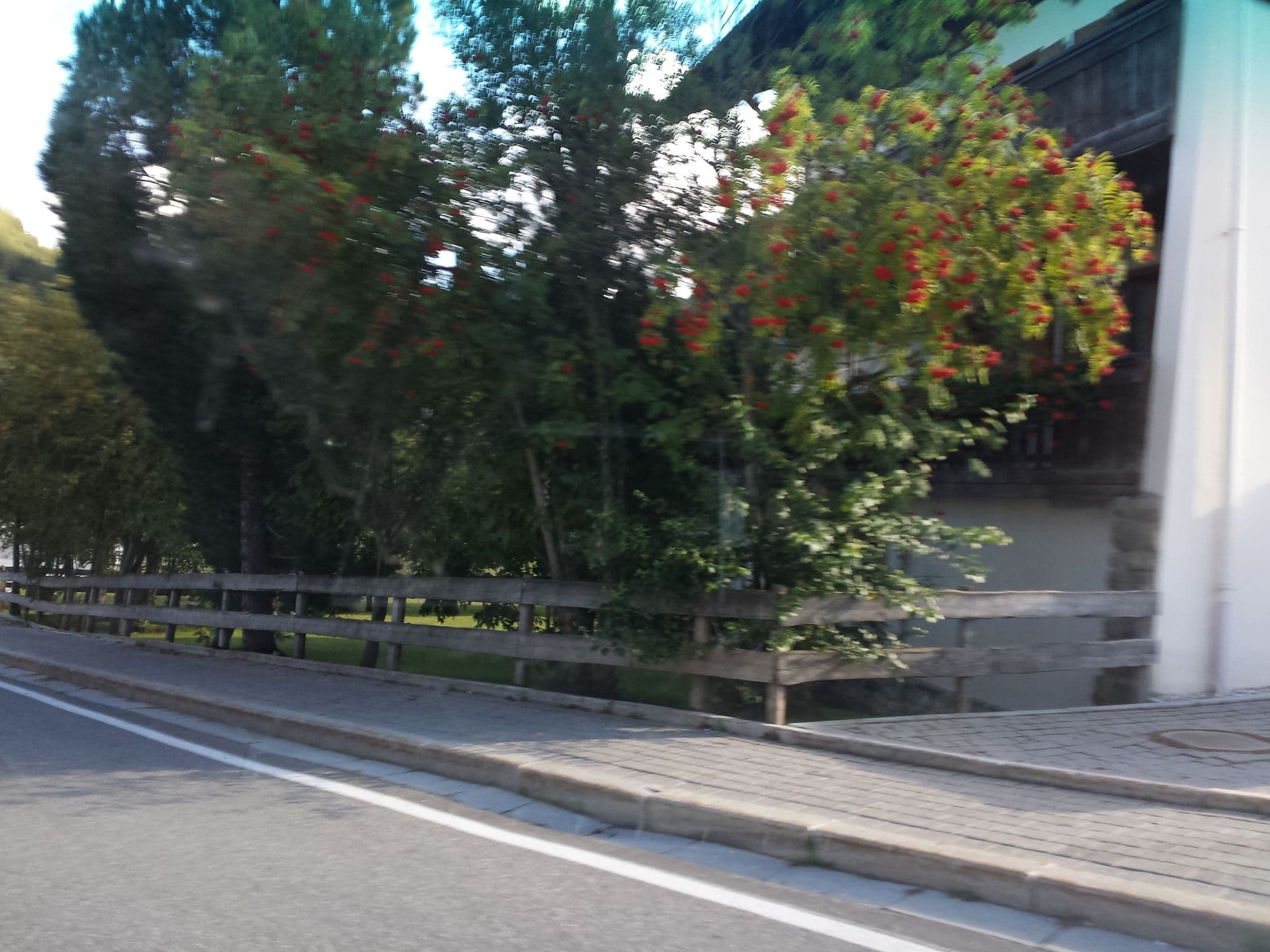 Street view near Rif. Franco Cavazza al Pisciadù / Pisciadùhütte, Selva — © brocaloid15 (CC BY-SA · Mapillary)