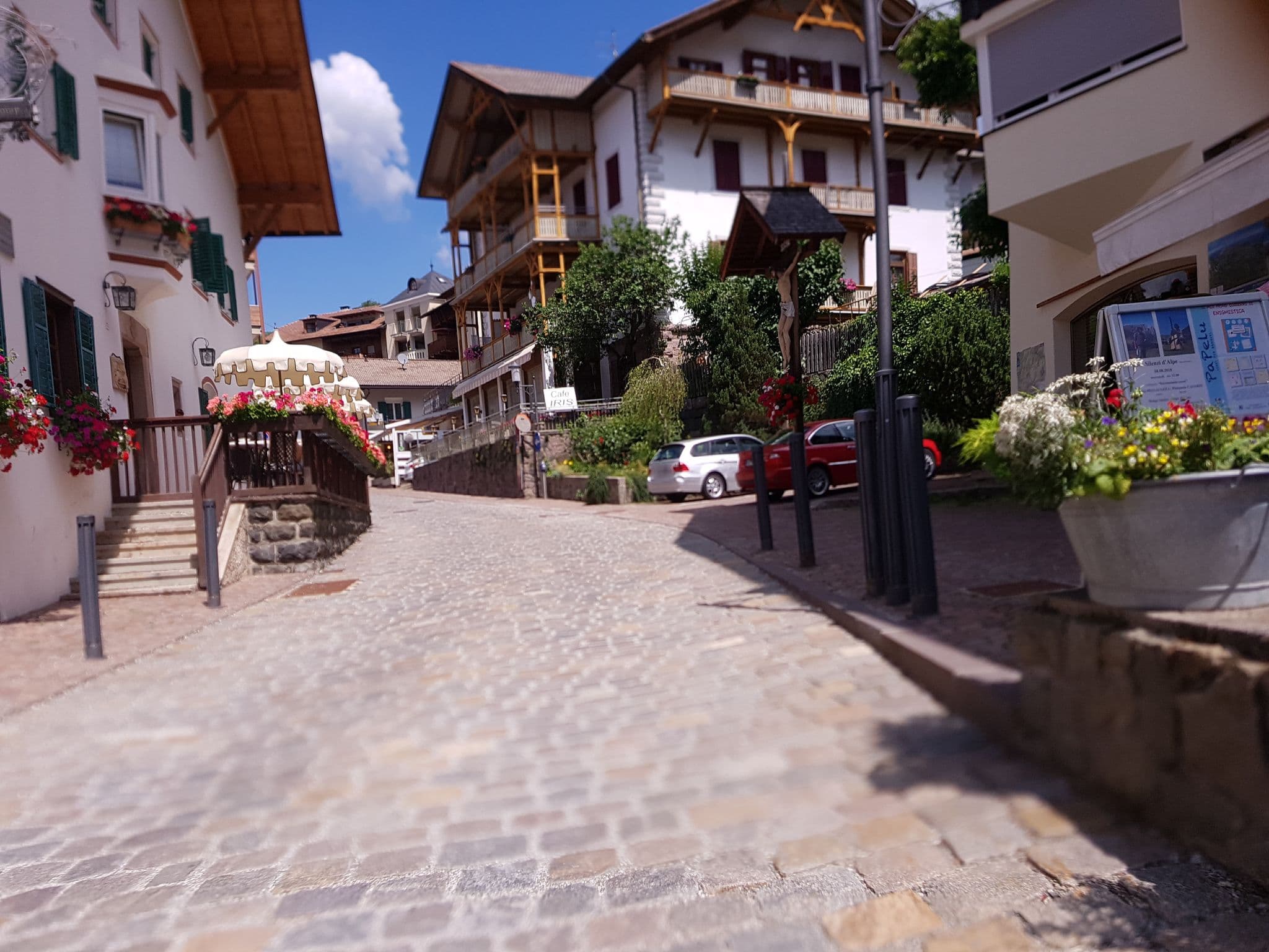 Street view near Hotel Seiserhof, Siusi — © houtari (CC BY-SA · Mapillary)
