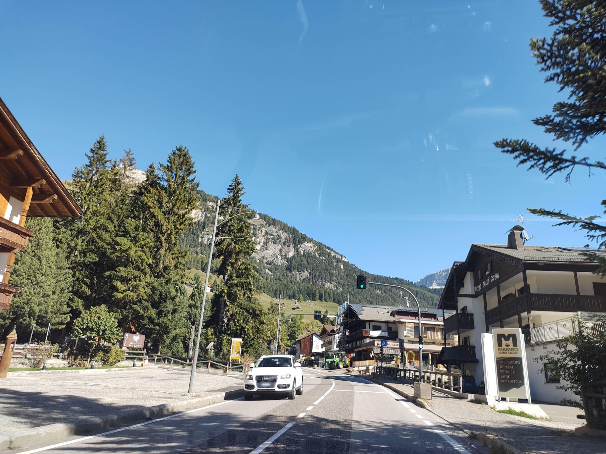 Street view near Hotel Defrancesco, Canazei — © thetornado76 (CC BY-SA · Mapillary)
