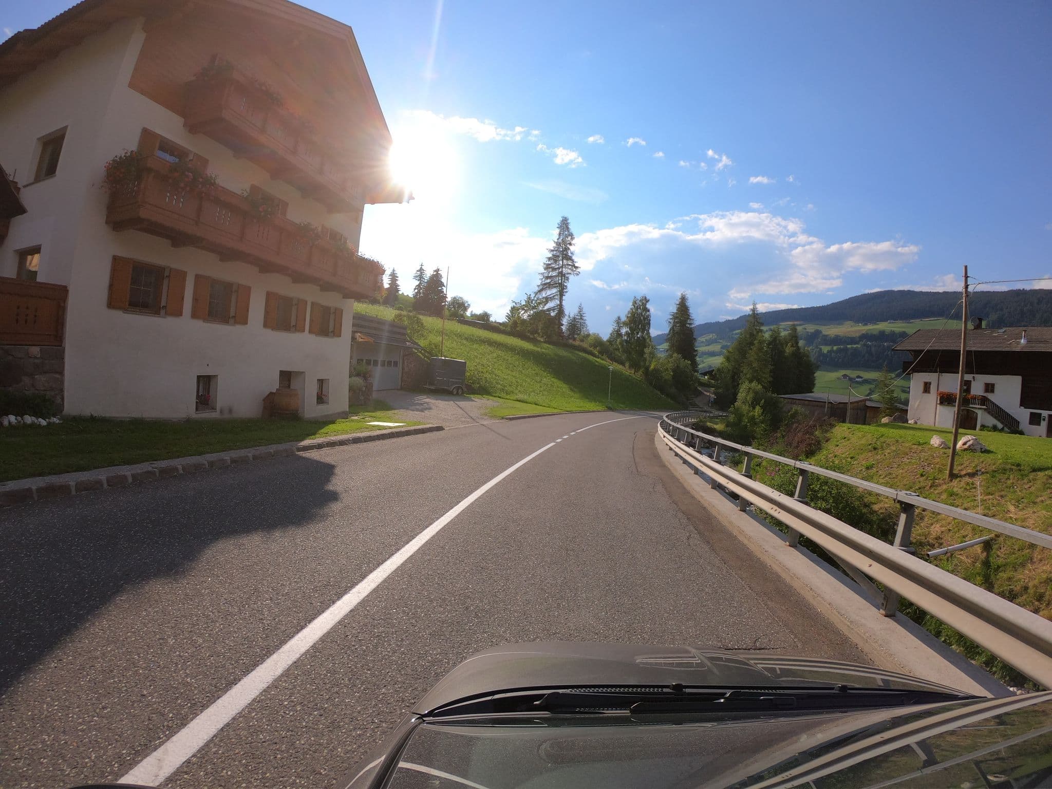 Street view near Weikbrunn, Funes - Villnoess — © asturksever (CC BY-SA · Mapillary)