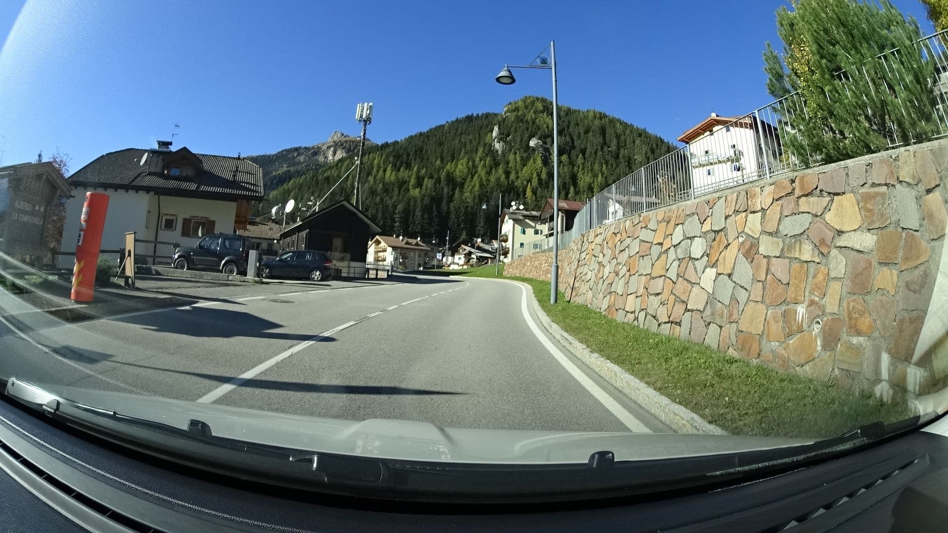 Street view near Riz Terry Appartments, Canazei — © sashazykov (CC BY-SA · Mapillary)