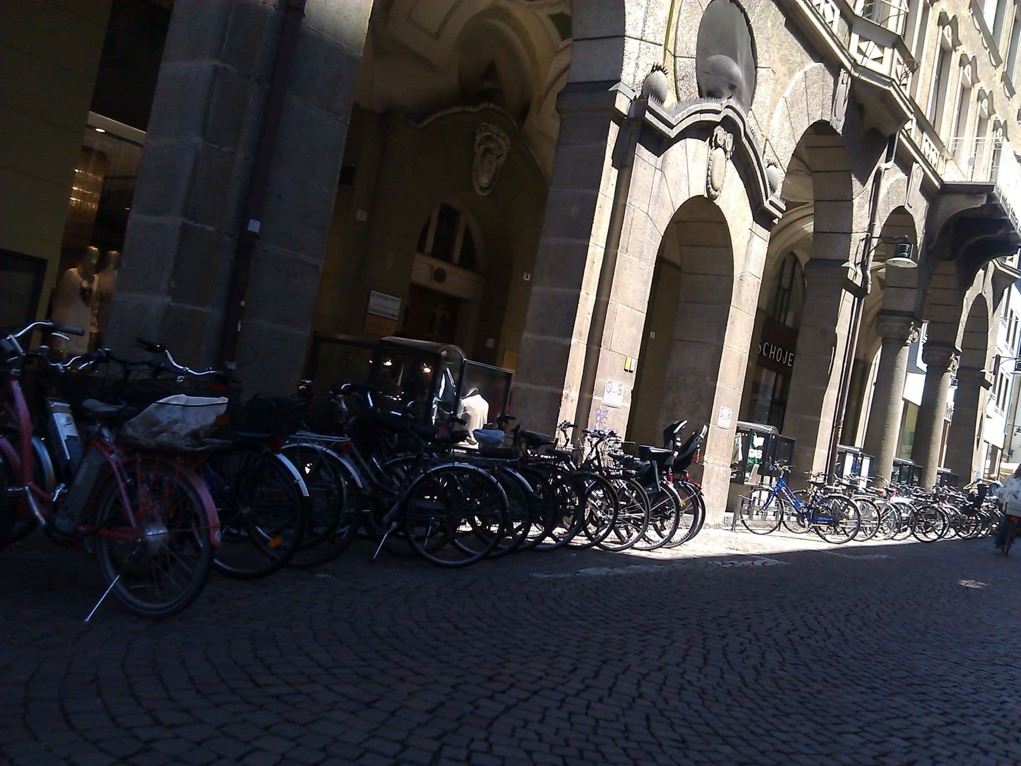 Street view near Apartment Leonardo, Bolzano — © changchun1 (CC BY-SA · Mapillary)