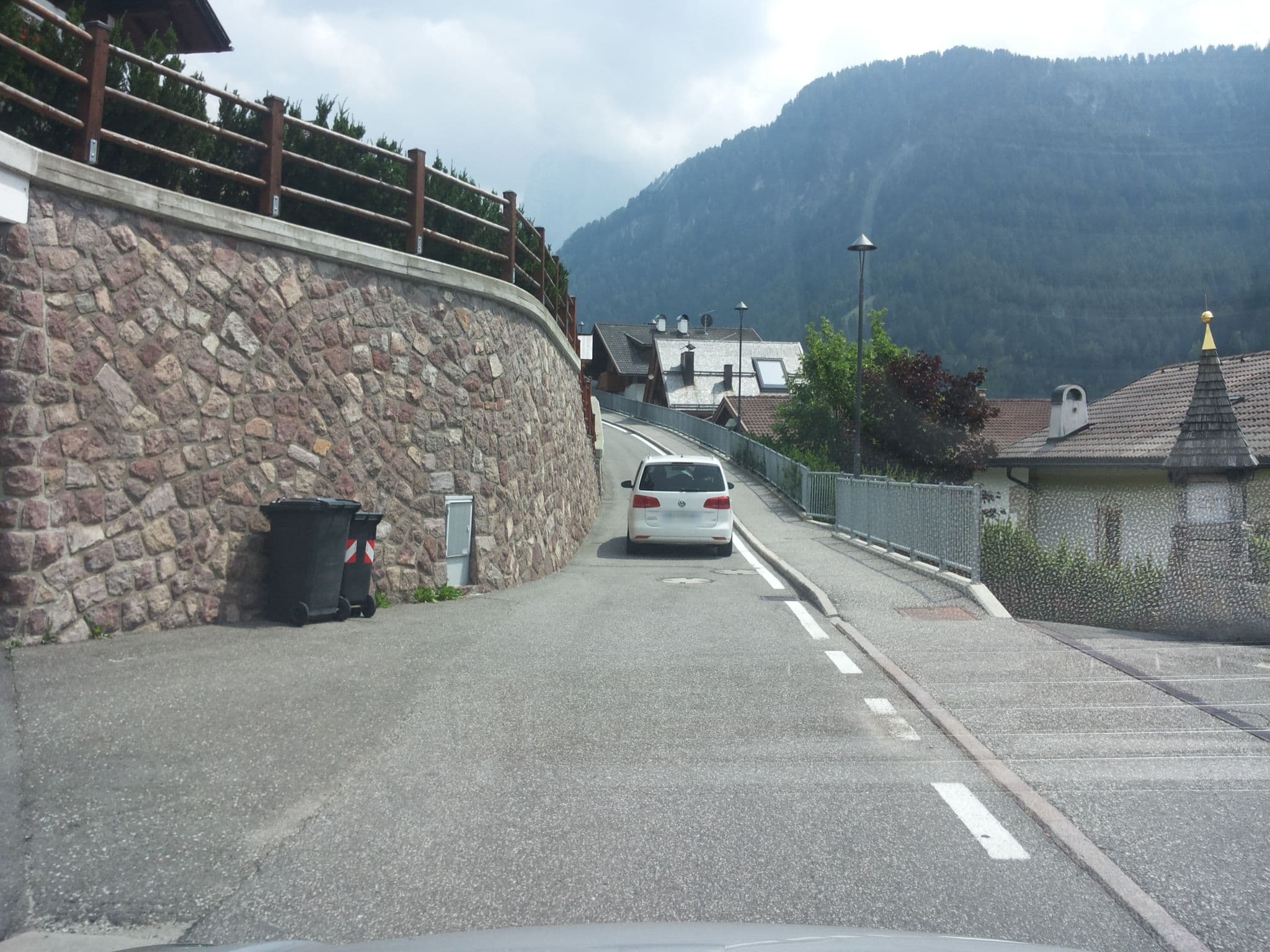 Street view near Apartments Pra Ciarea, Ortisei — © musuruan (CC BY-SA · Mapillary)