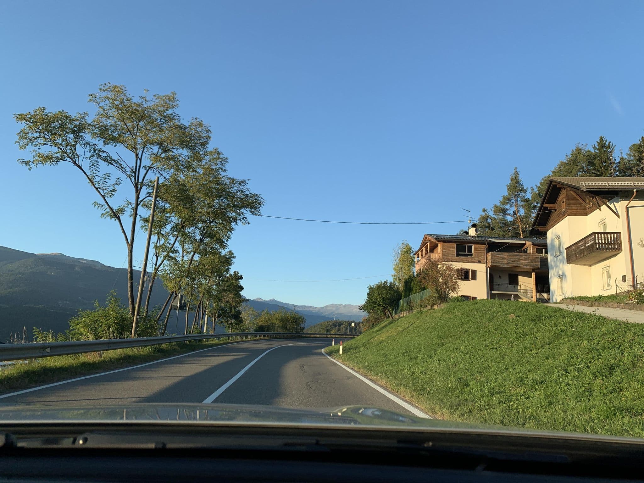 Street view near Linhea, Fiè Allo Sciliar — © robinre (CC BY-SA · Mapillary)