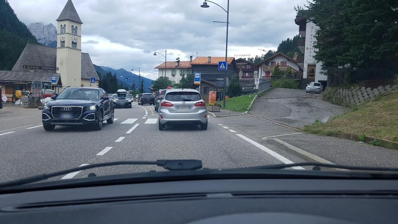 Street view near Hotel Piz Boè Mazzin Val Di Fassa, Pozza di Fassa — © mik007 (CC BY-SA · Mapillary)