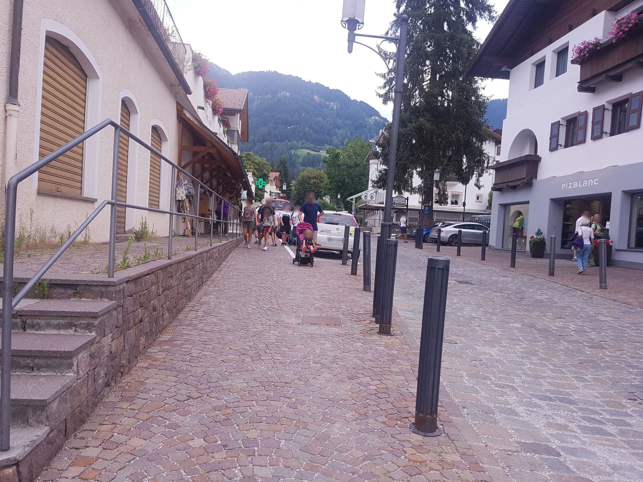 Street view near Parschalk Gina - Ristorante Pizzeria Pensione Sciliar, Siusi — © houtari (CC BY-SA · Mapillary)
