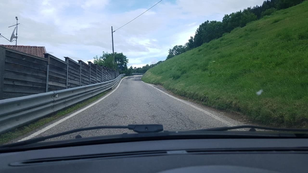 Street view near Toglhof, Funes - Villnoess — © mik007 (CC BY-SA · Mapillary)
