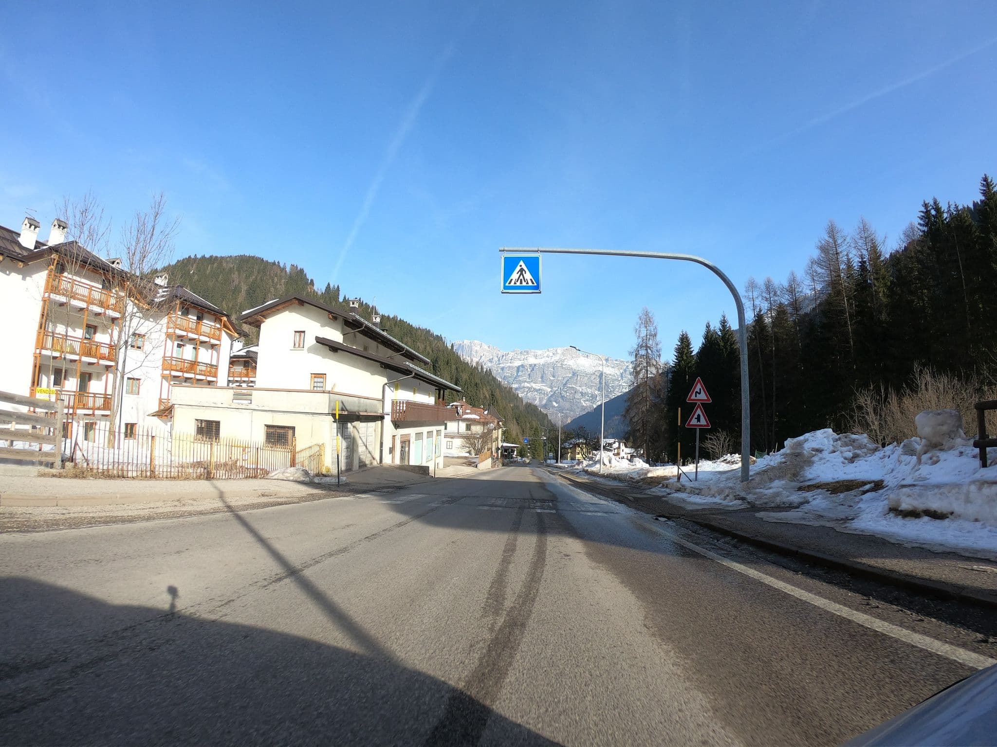 Street view near Garnì Mariolina, Pie' Falcade — © chrisbeddow (CC BY-SA · Mapillary)
