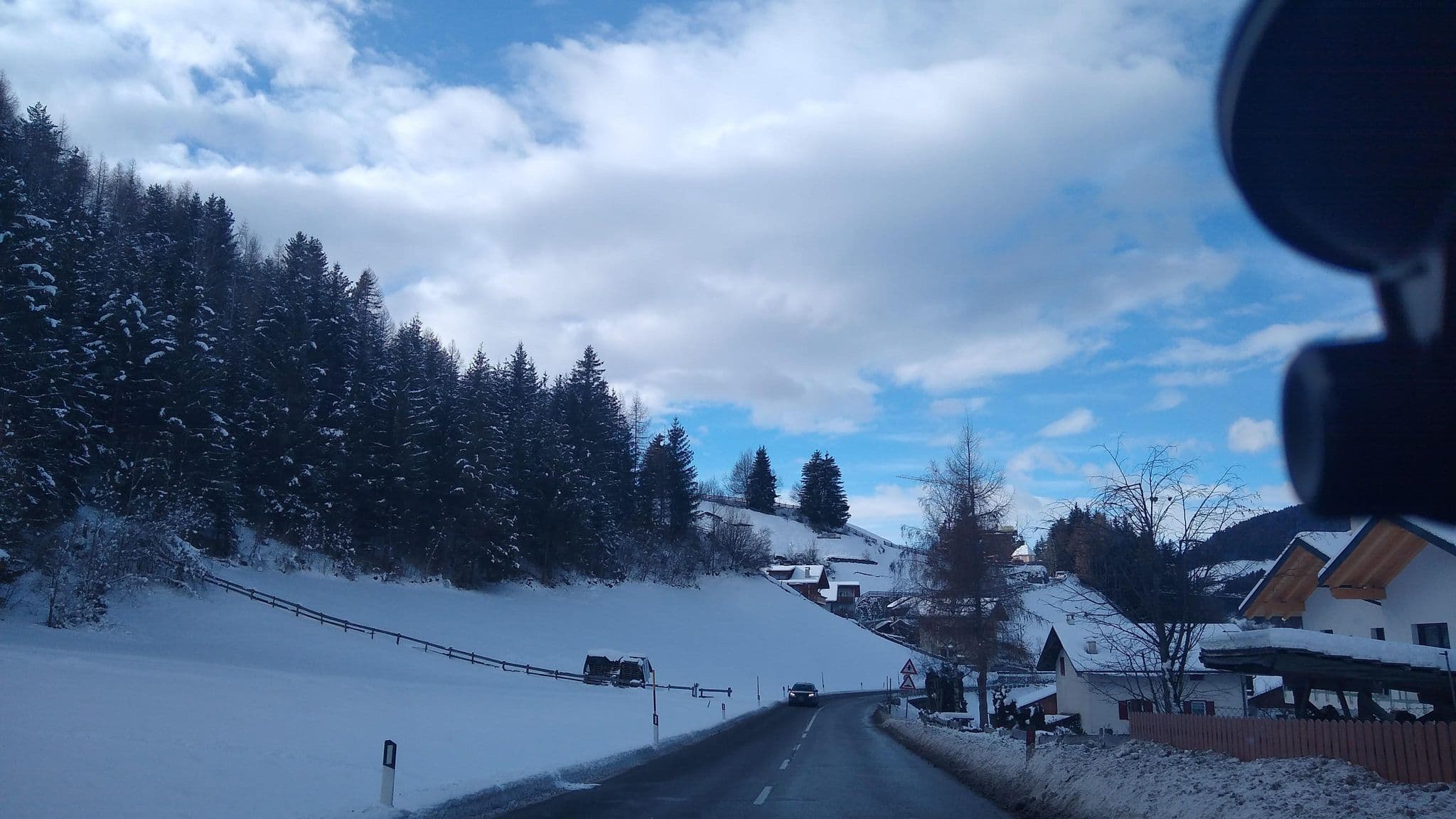 Street view near Albergo Sass Rigais, Funes - Villnoess — © hakuchi (CC BY-SA · Mapillary)