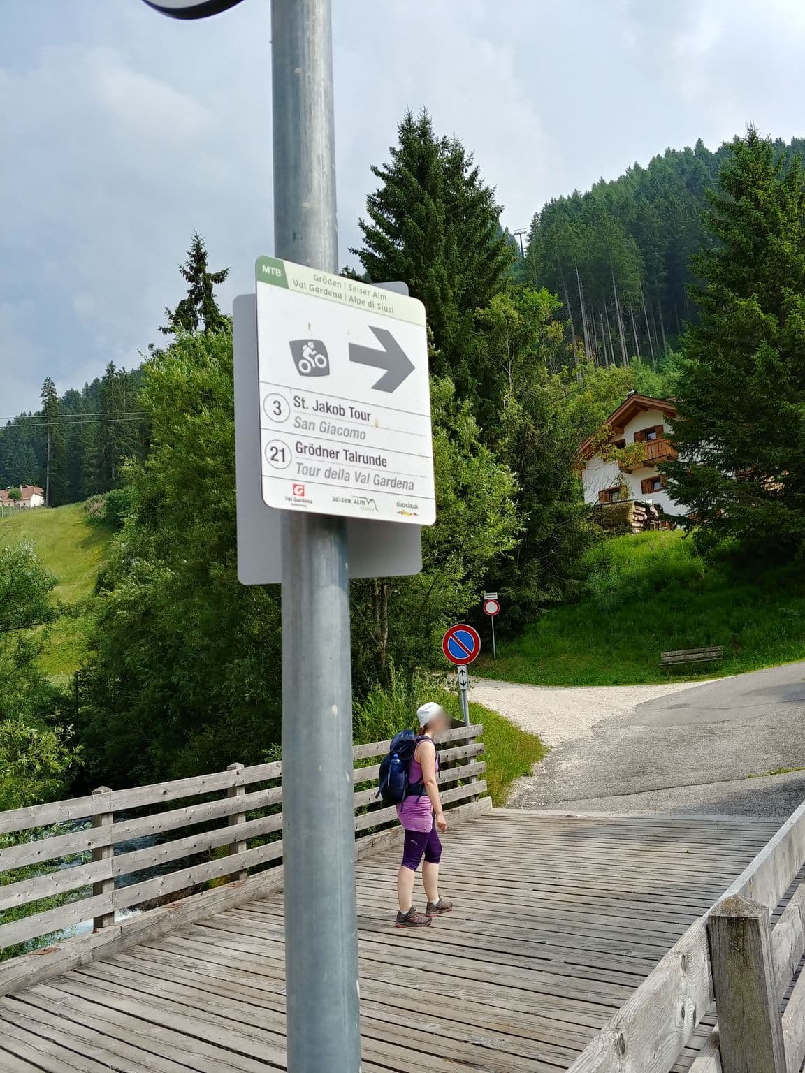 Street view near Asosta, Santa Cristina Valgardena — © highlander (CC BY-SA · Mapillary)