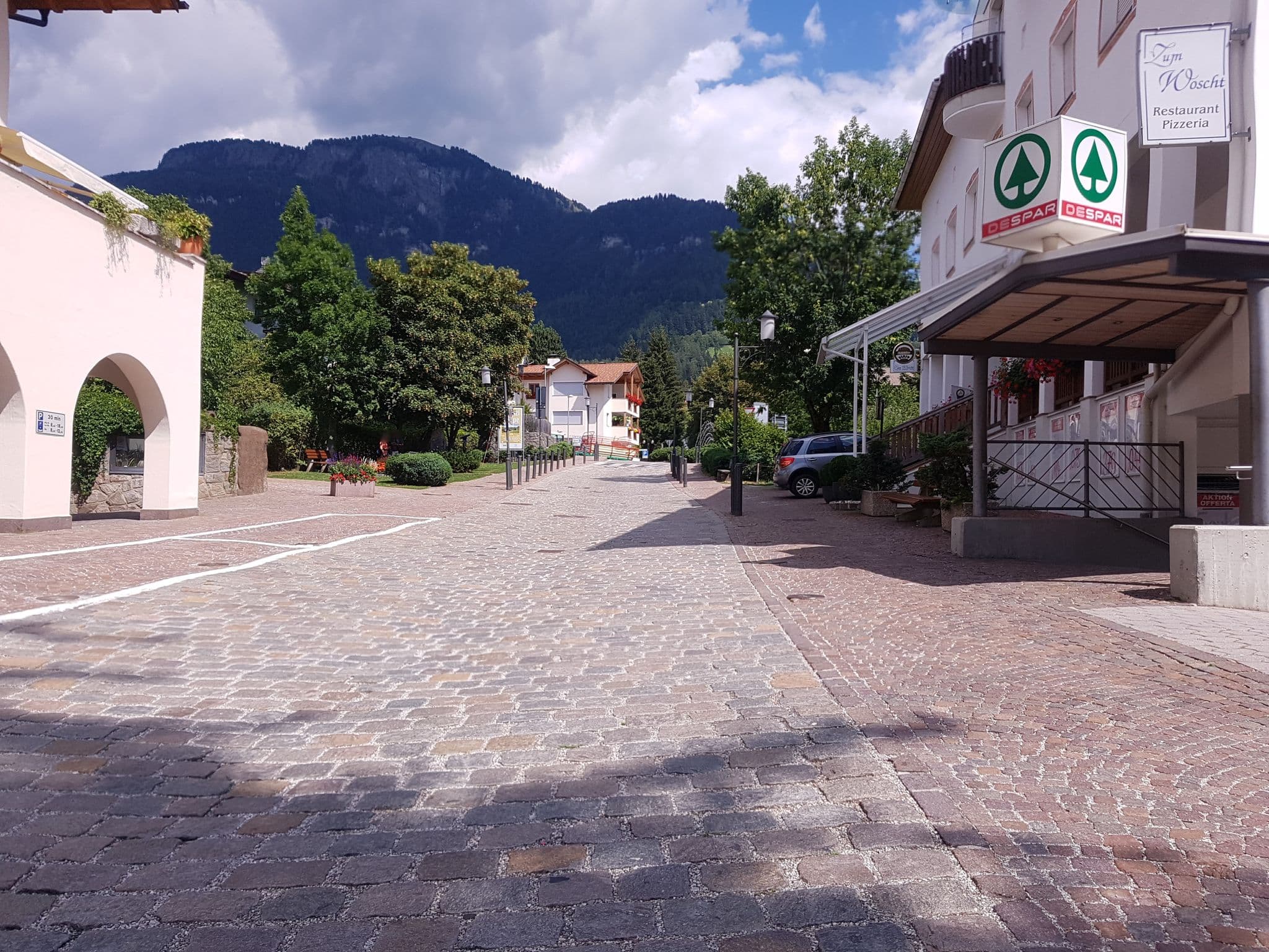 Street view near Apartment Goller, Siusi — © houtari (CC BY-SA · Mapillary)