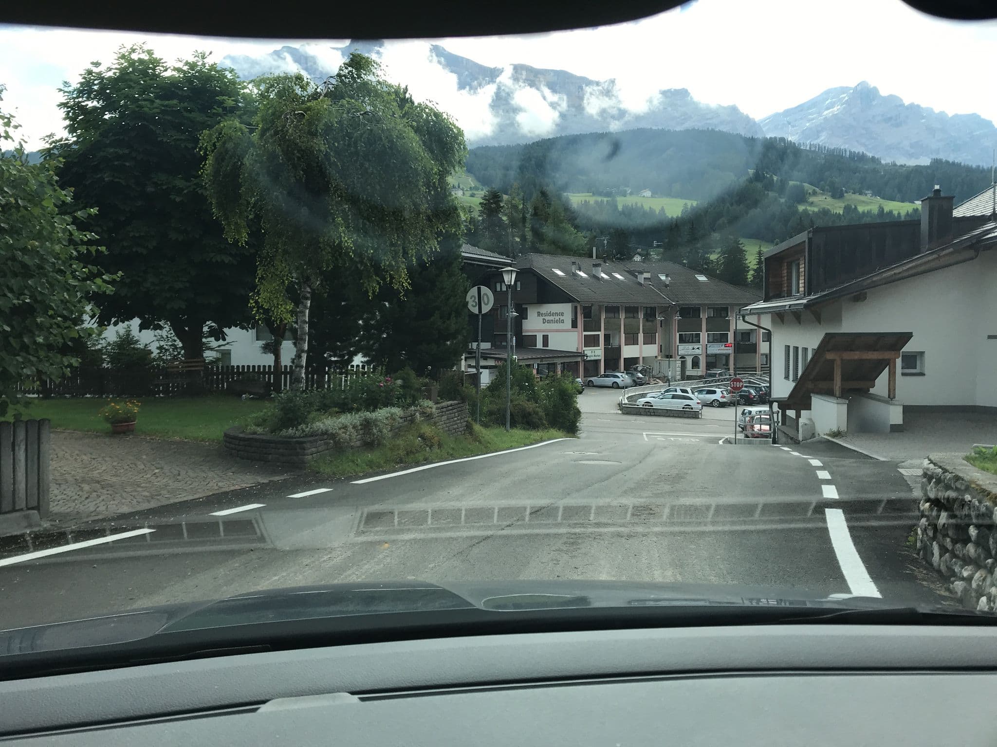 Street view near Residence Ciasa Mirasas, La Valle - Wengen — © atze777 (CC BY-SA · Mapillary)