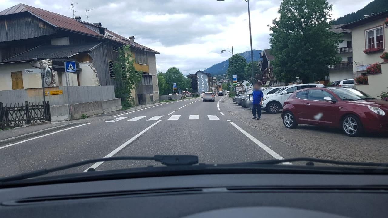 Street view near Montana, Pozza di Fassa — © mik007 (CC BY-SA · Mapillary)