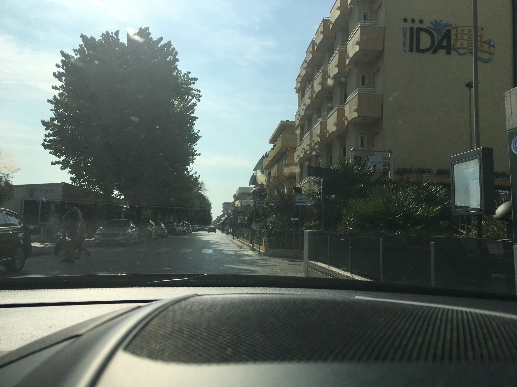 Street view near Hotel Gardenia TORRE PEDRERA - RIMINI, Bellaria-Igea Marina — © snepuh (CC BY-SA · Mapillary)
