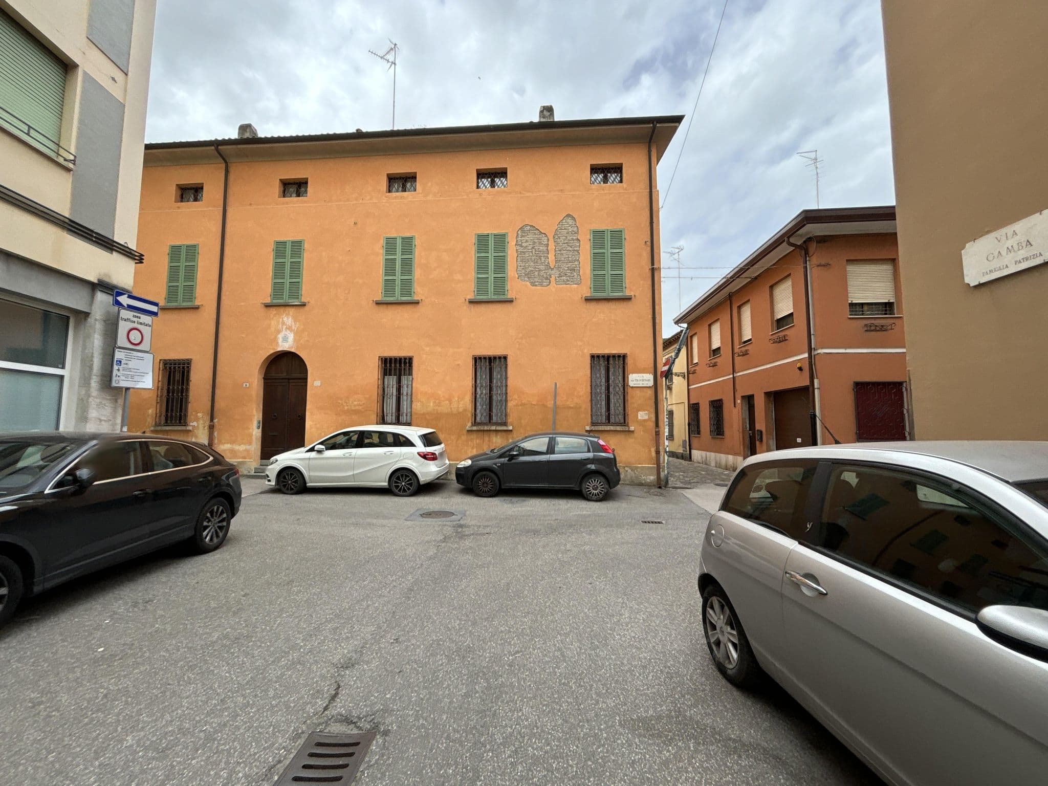 Street view near St. Vitale’s Basilic view elegant apartment, Ravenna — © robot8a (CC BY-SA · Mapillary)
