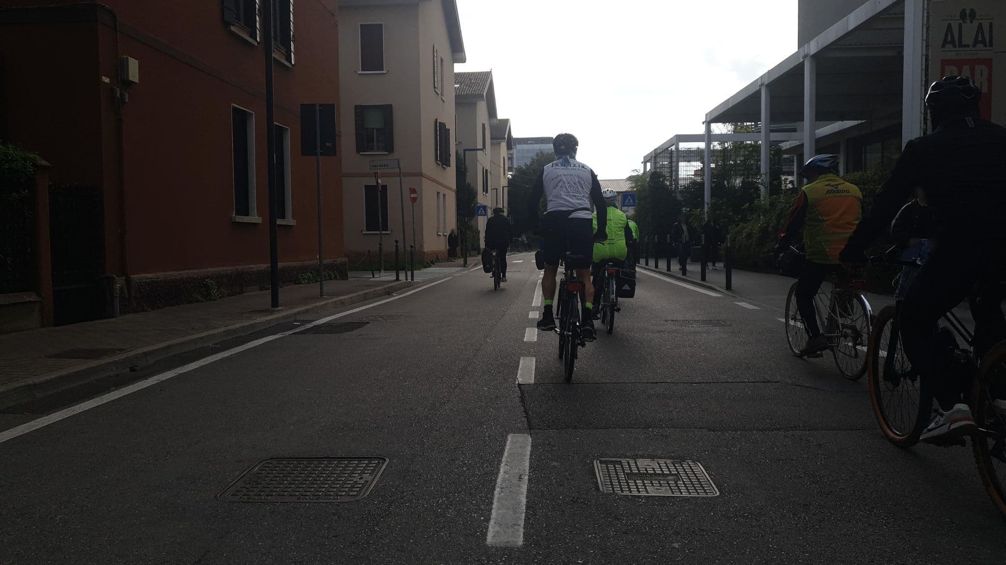 Street view near 朋友旅館 (Buddy Hostel), Mestre — © voschix (CC BY-SA · Mapillary)