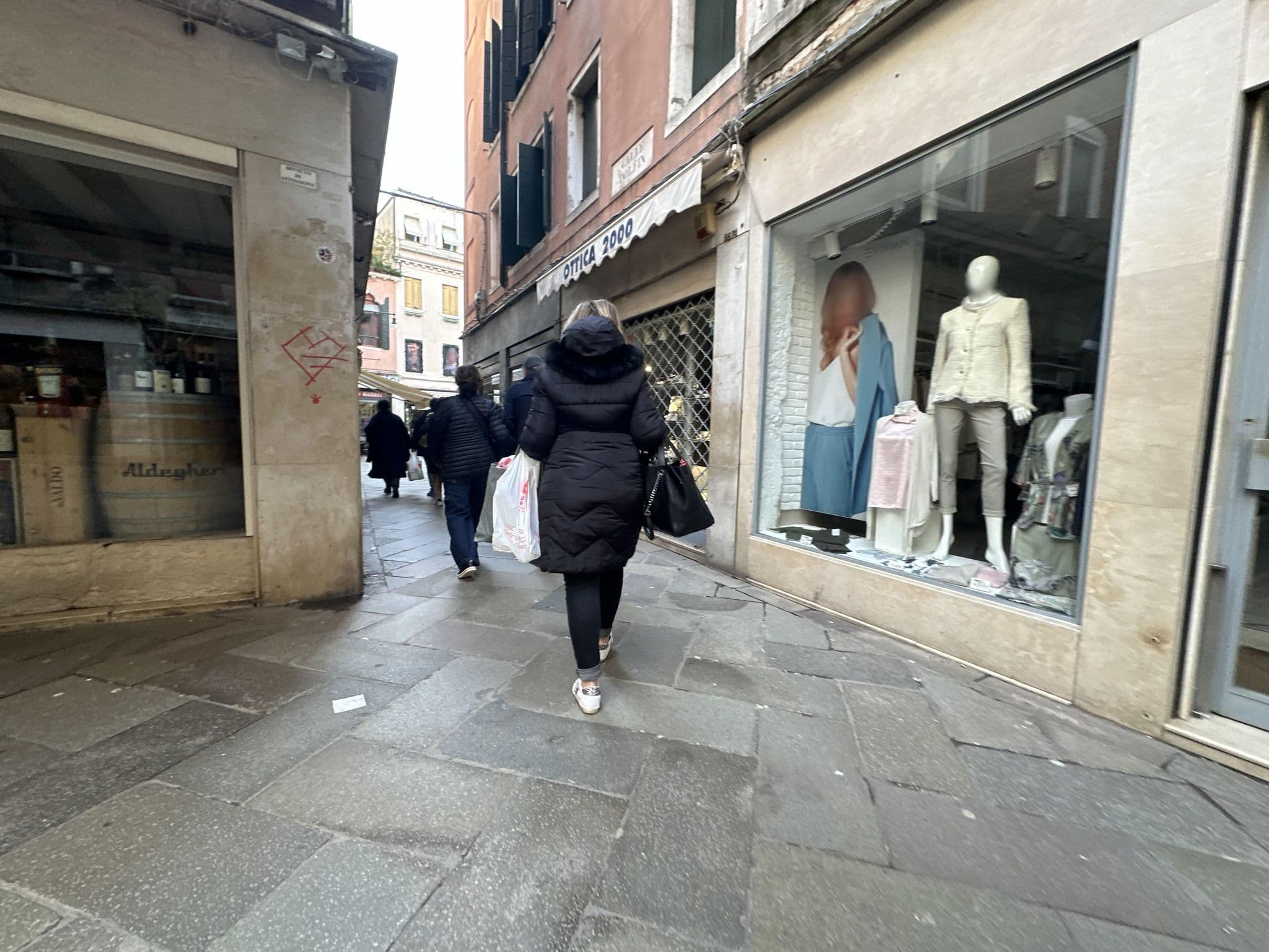 Street view near Palazzo Rosa Hotel Venice, Venice — © quickness805 (CC BY-SA · Mapillary)