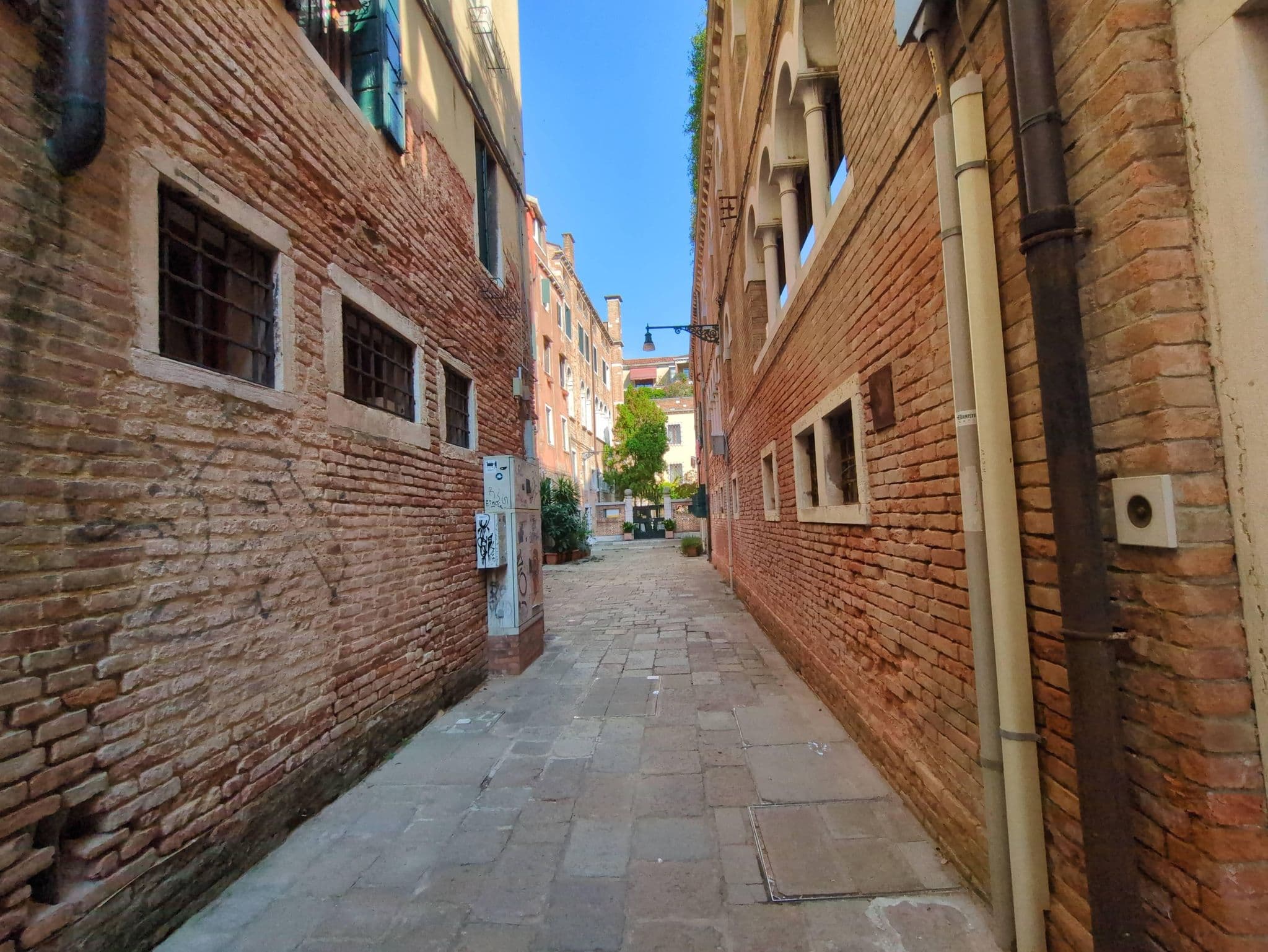 Street view near Cà Moro Clemente, Venice — © jacopofar (CC BY-SA · Mapillary)
