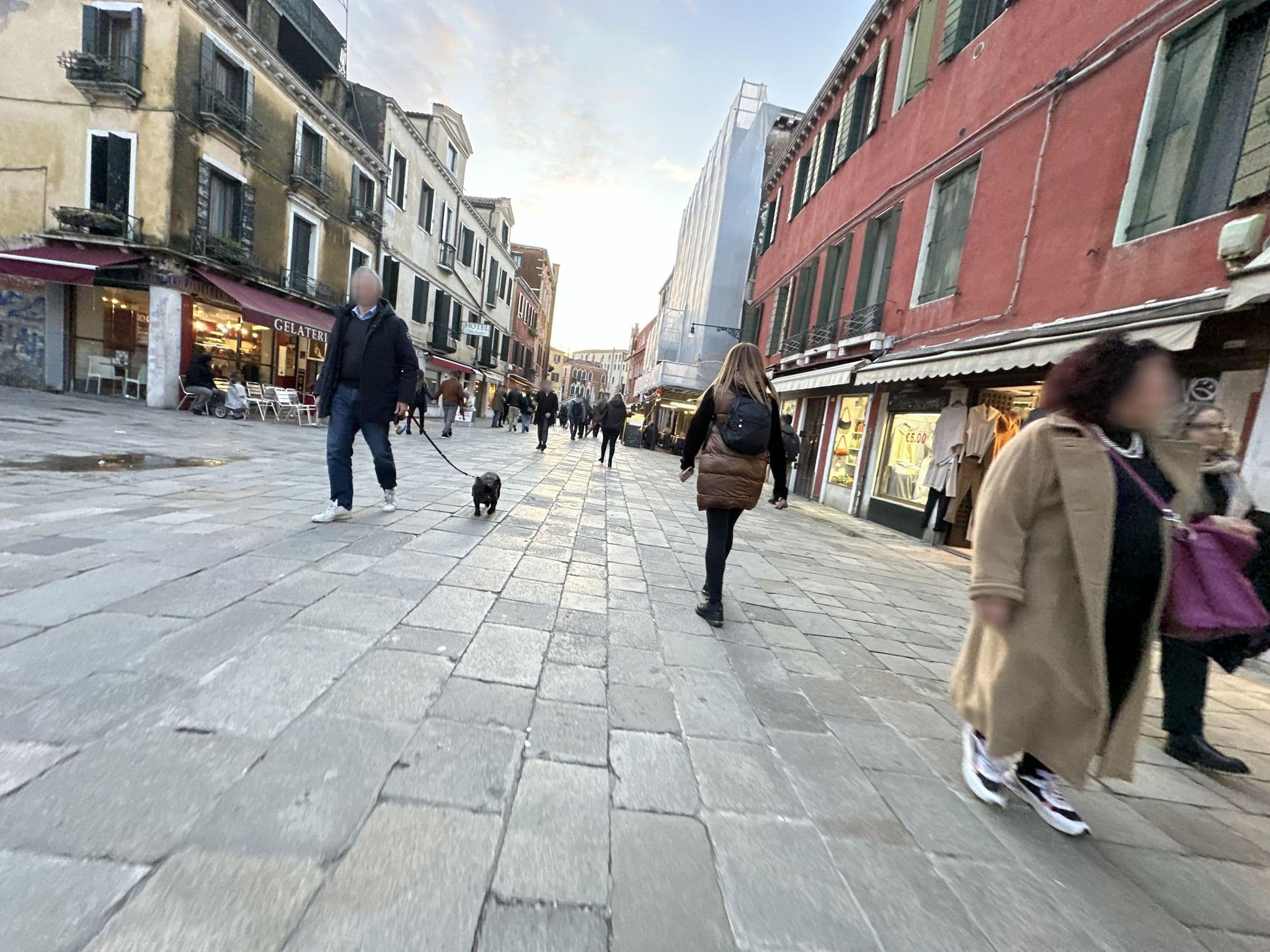 Street view near Art Dreams B&B, Venice — © quickness805 (CC BY-SA · Mapillary)