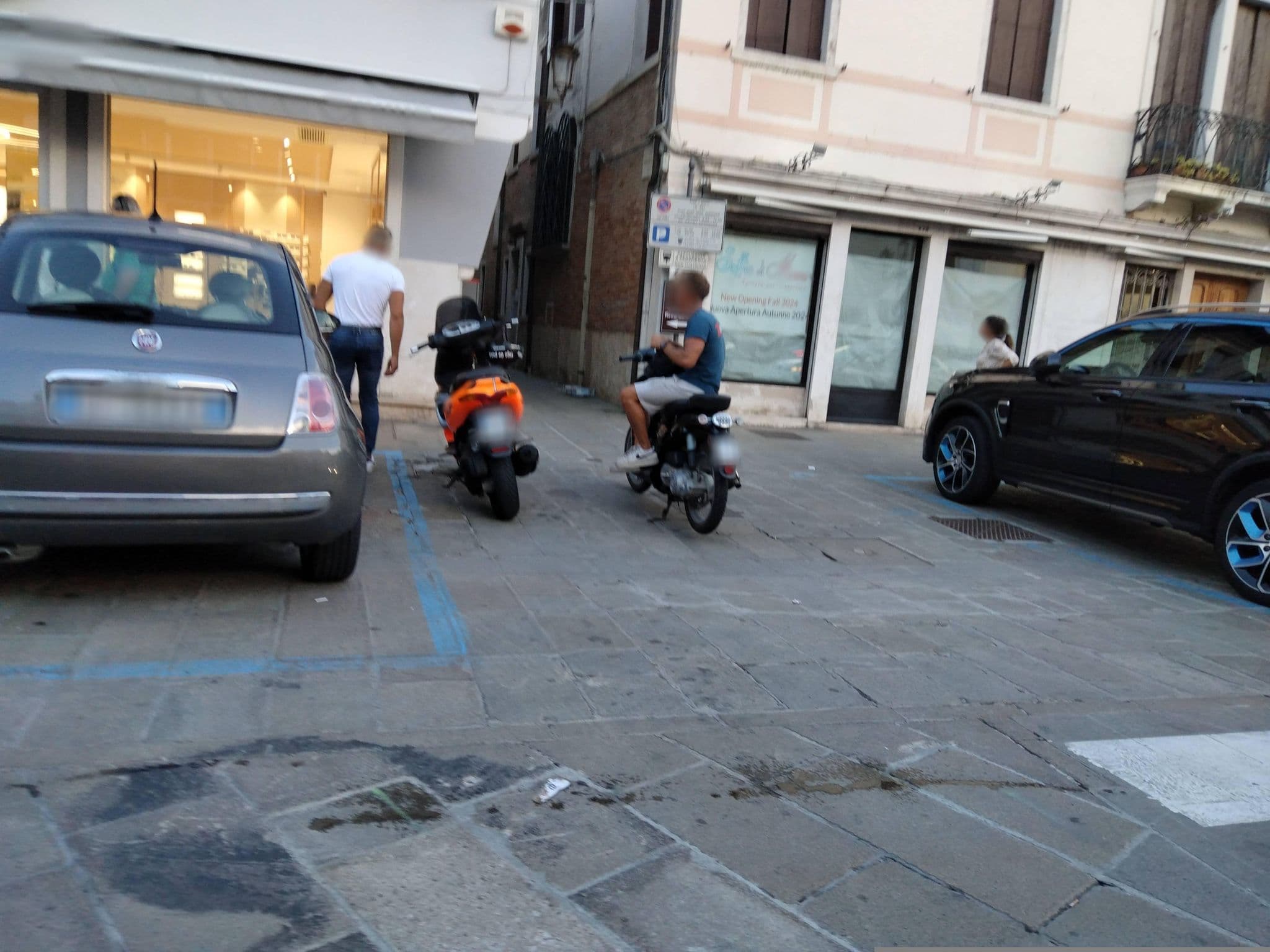 Street view near Hotel Delfino, Chioggia — © mircozorzo (CC BY-SA · Mapillary)