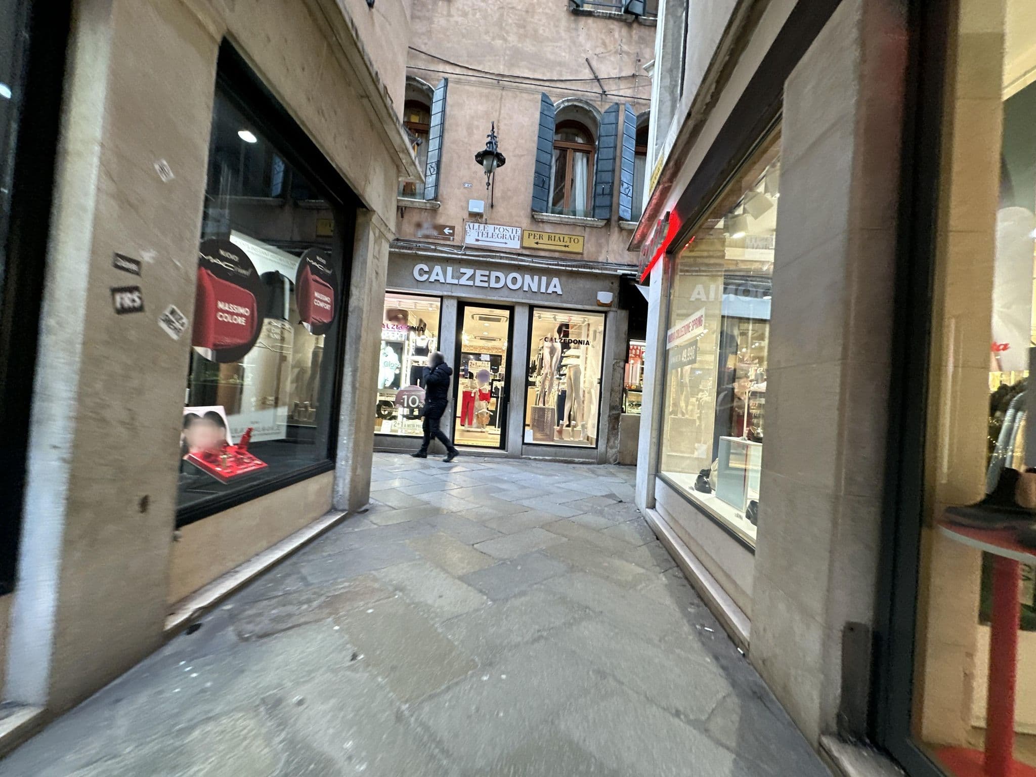 Street view near Lanterna di Marco Polo, Venice — © quickness805 (CC BY-SA · Mapillary)