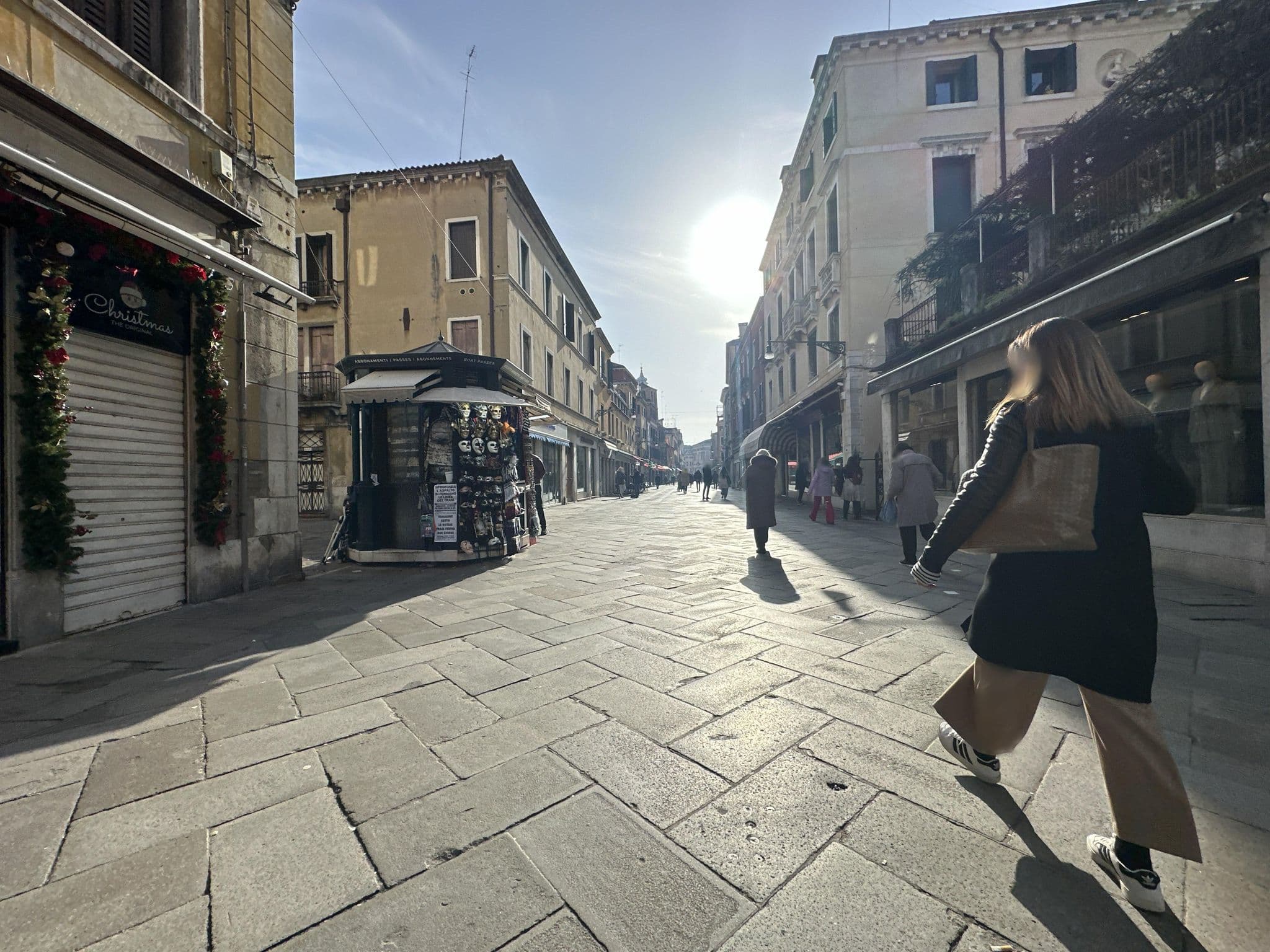 Street view near Hotel Regina, Venice — © quickness805 (CC BY-SA · Mapillary)