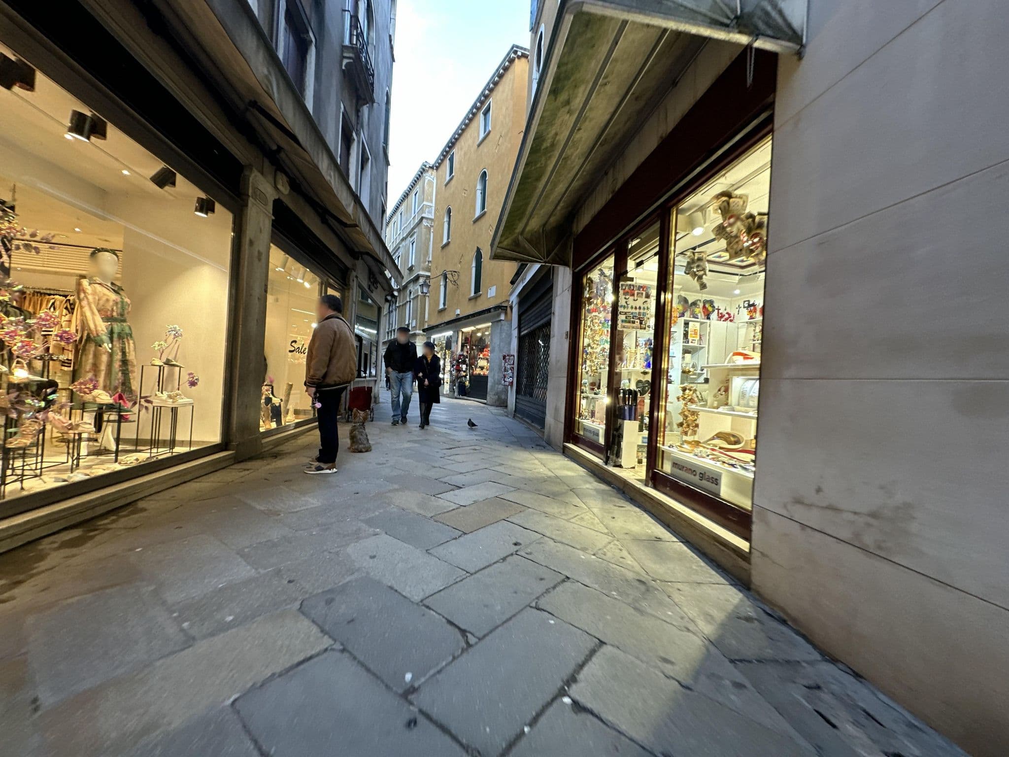 Street view near Stanza 304, Venice — © quickness805 (CC BY-SA · Mapillary)