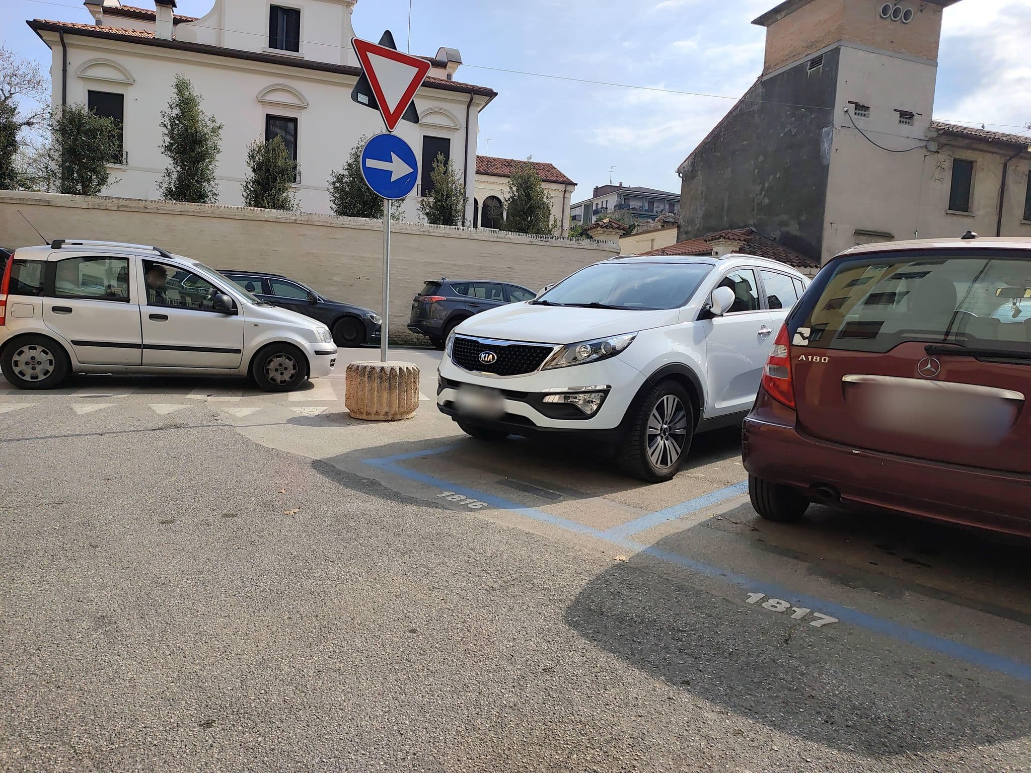 Street view near Villa Oriani, Treviso — © Duro (CC BY-SA · Mapillary)