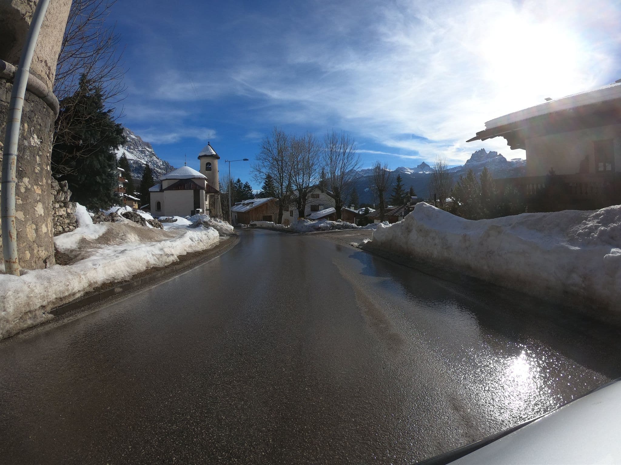 Street view near Villa Arianna, Cortina d'Ampezzo — © chrisbeddow (CC BY-SA · Mapillary)