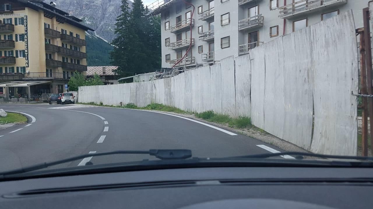 Street view near Villa Pocol - Stayincortina, Cortina d'Ampezzo — © mik007 (CC BY-SA · Mapillary)