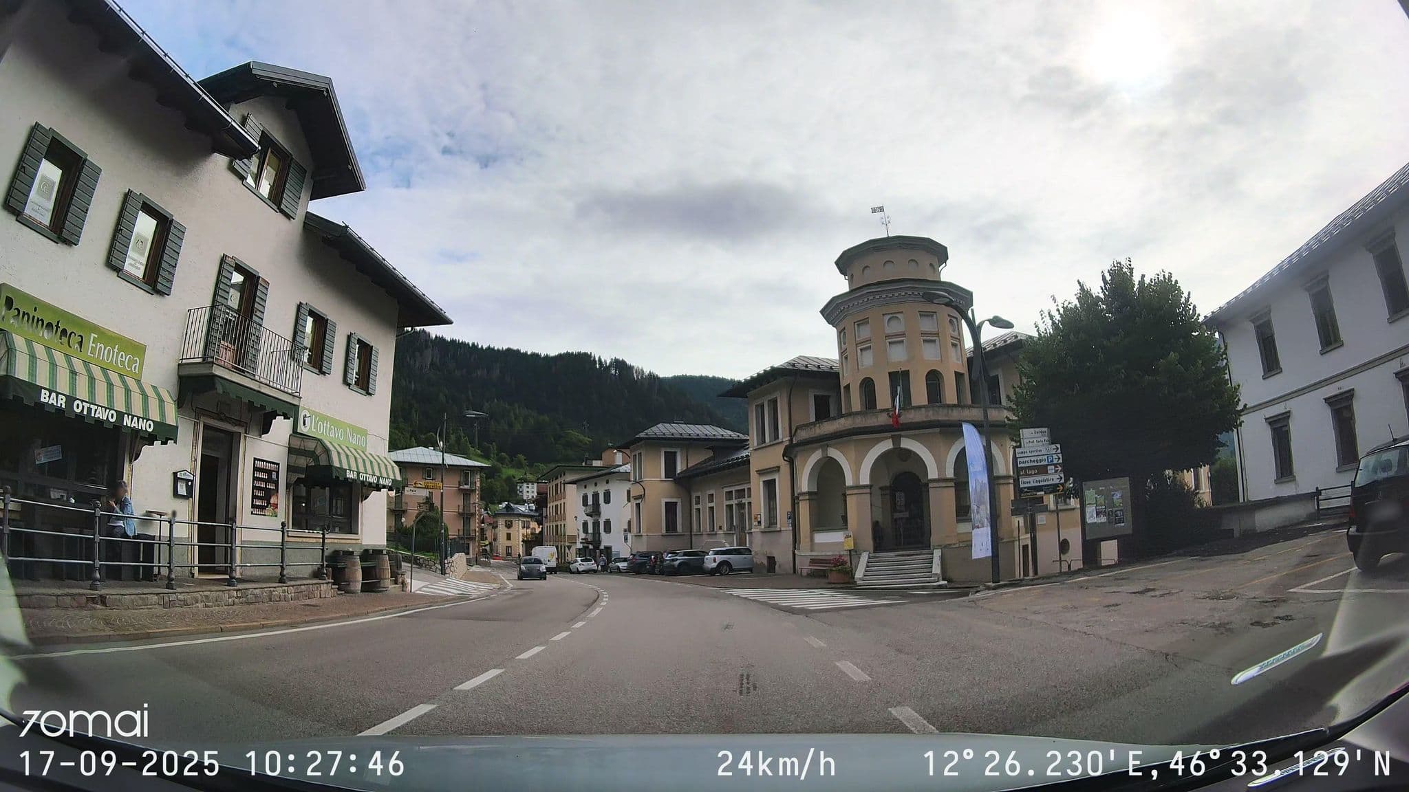Street view near albergo victoria, Auronzo — © doriel (CC BY-SA · Mapillary)