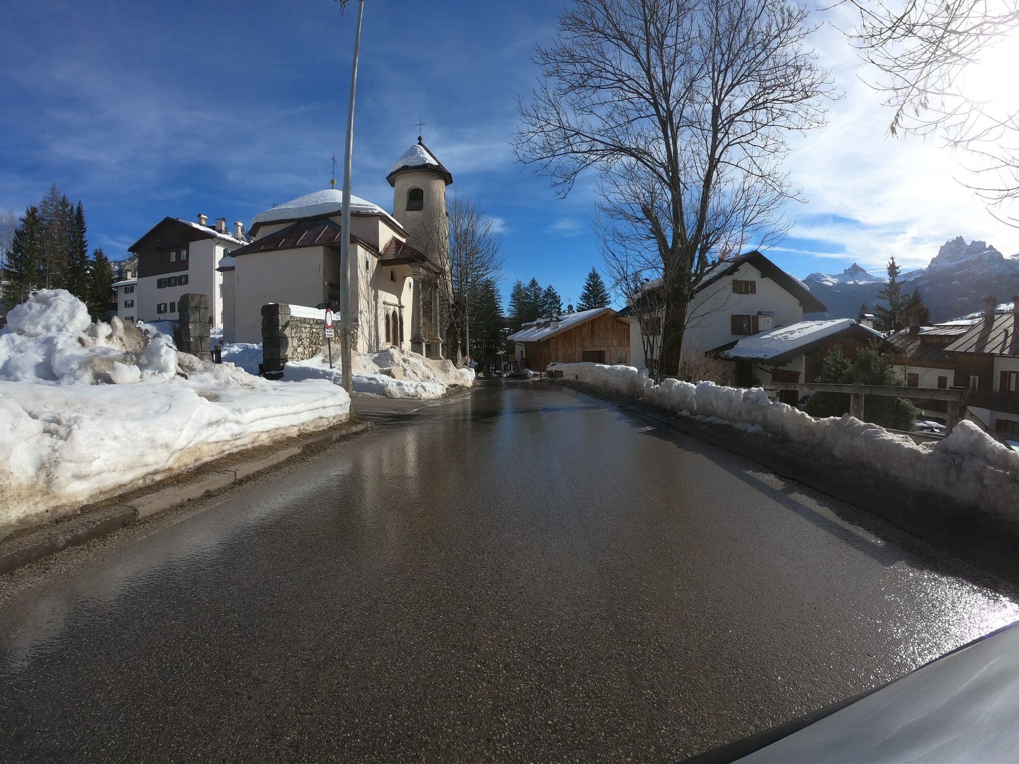 Street view near Attico Castello, Cortina d'Ampezzo — © chrisbeddow (CC BY-SA · Mapillary)