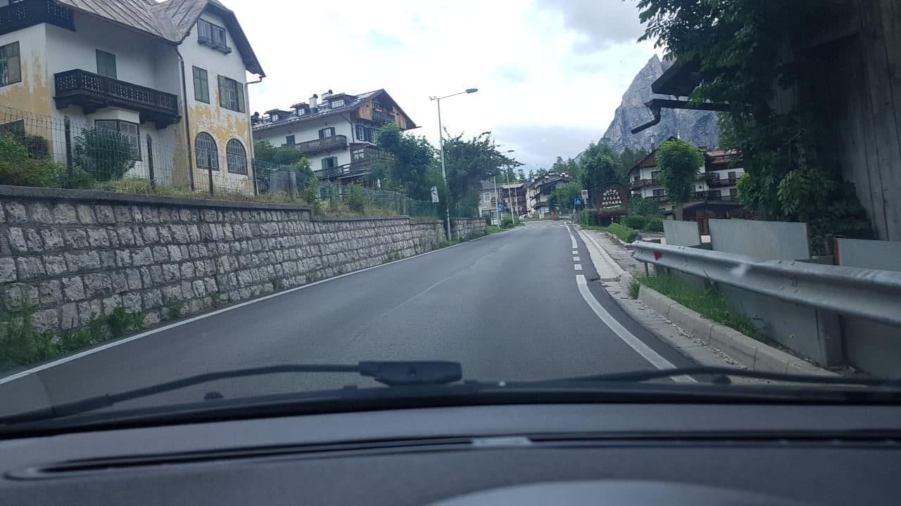 Street view near Bed&breakfast Alverà Gerhard, Cortina d'Ampezzo — © mik007 (CC BY-SA · Mapillary)