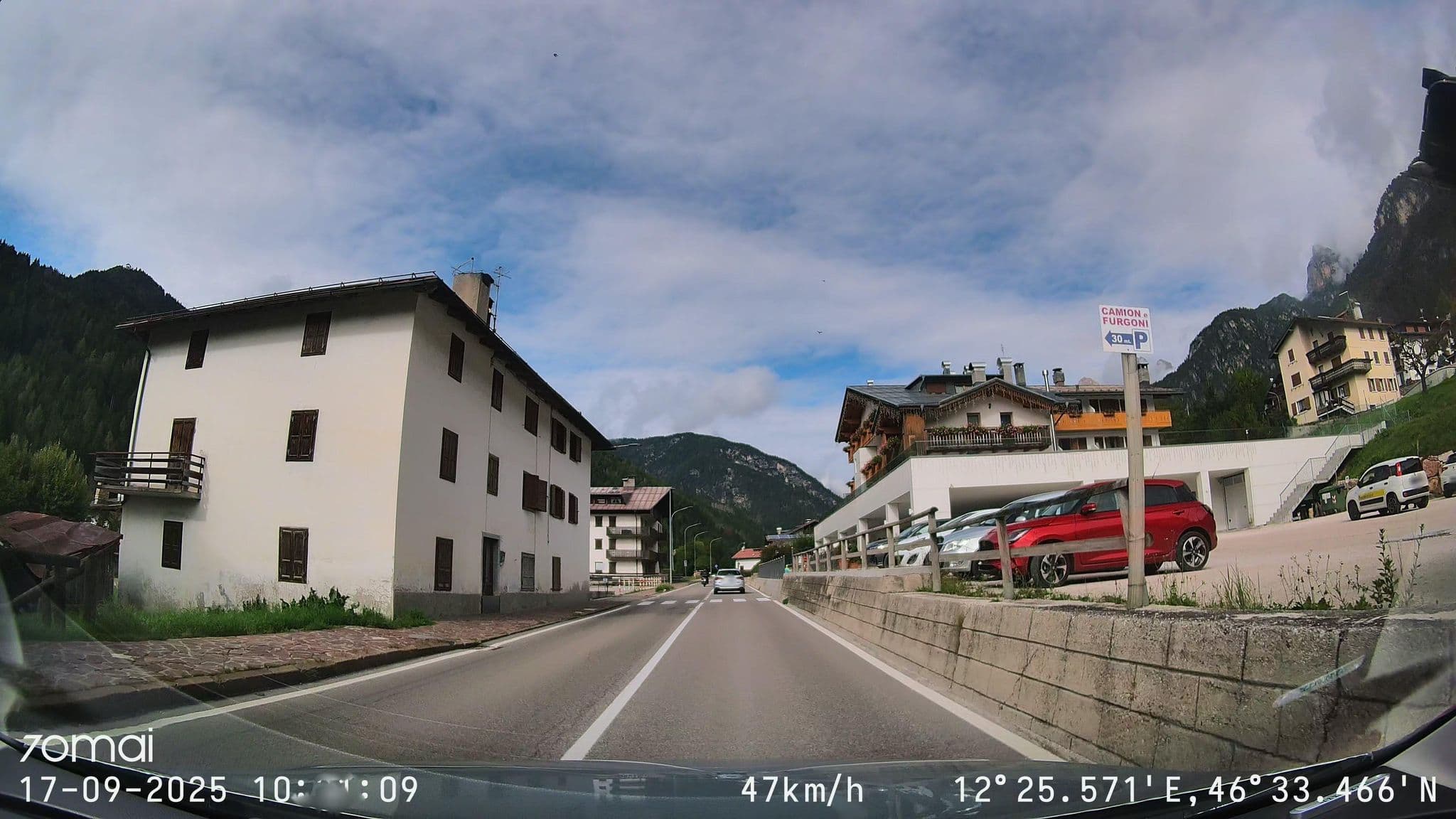 Street view near Meuble La Rosa, Auronzo — © doriel (CC BY-SA · Mapillary)