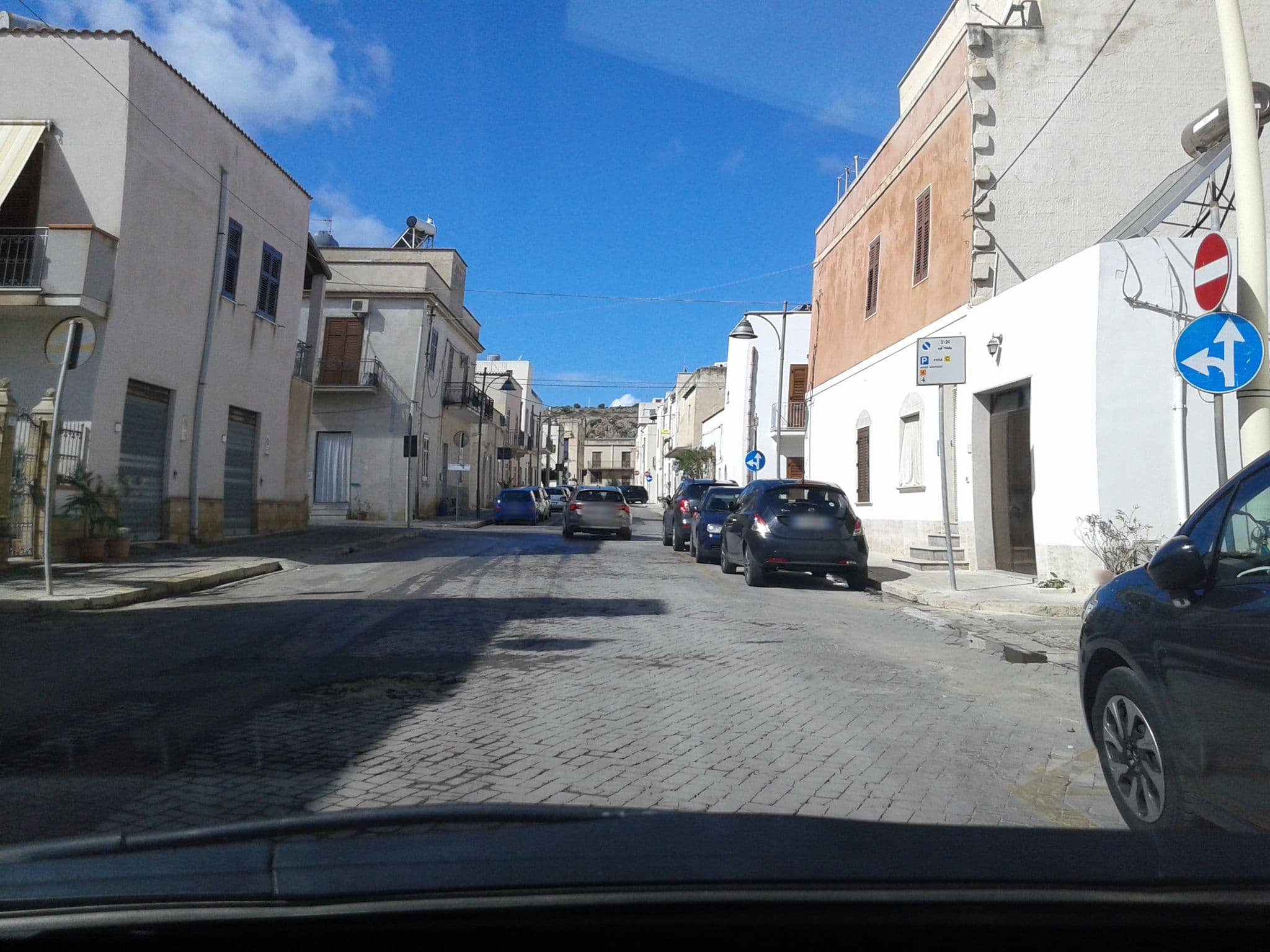 Street view near Catalina, San Vito Lo Capo — © robertoinze (CC BY-SA · Mapillary)