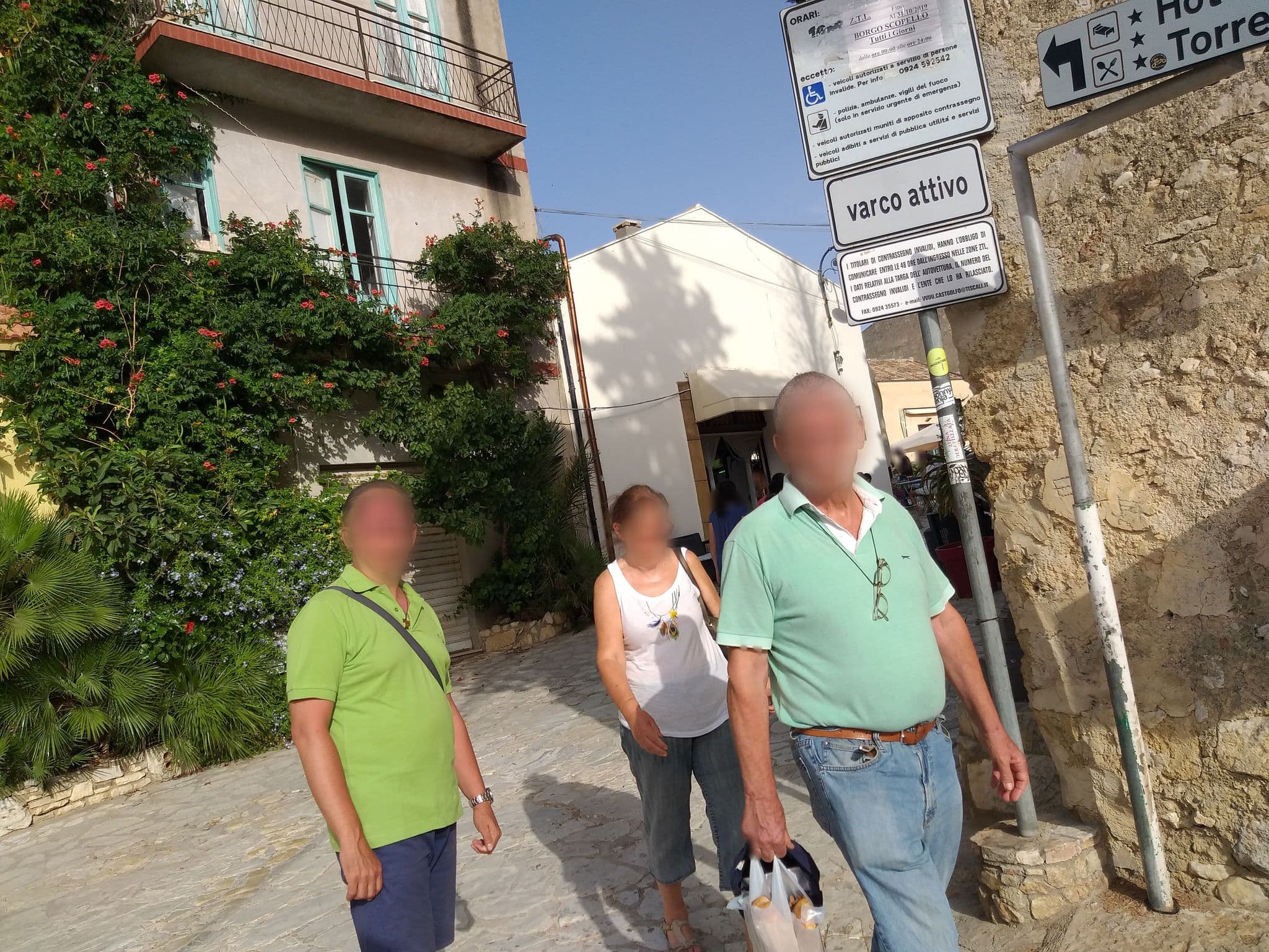 Street view near Torre Bennistra SAS di Lentini Salvatore & C., Castellammare del Golfo — © supercola (CC BY-SA · Mapillary)