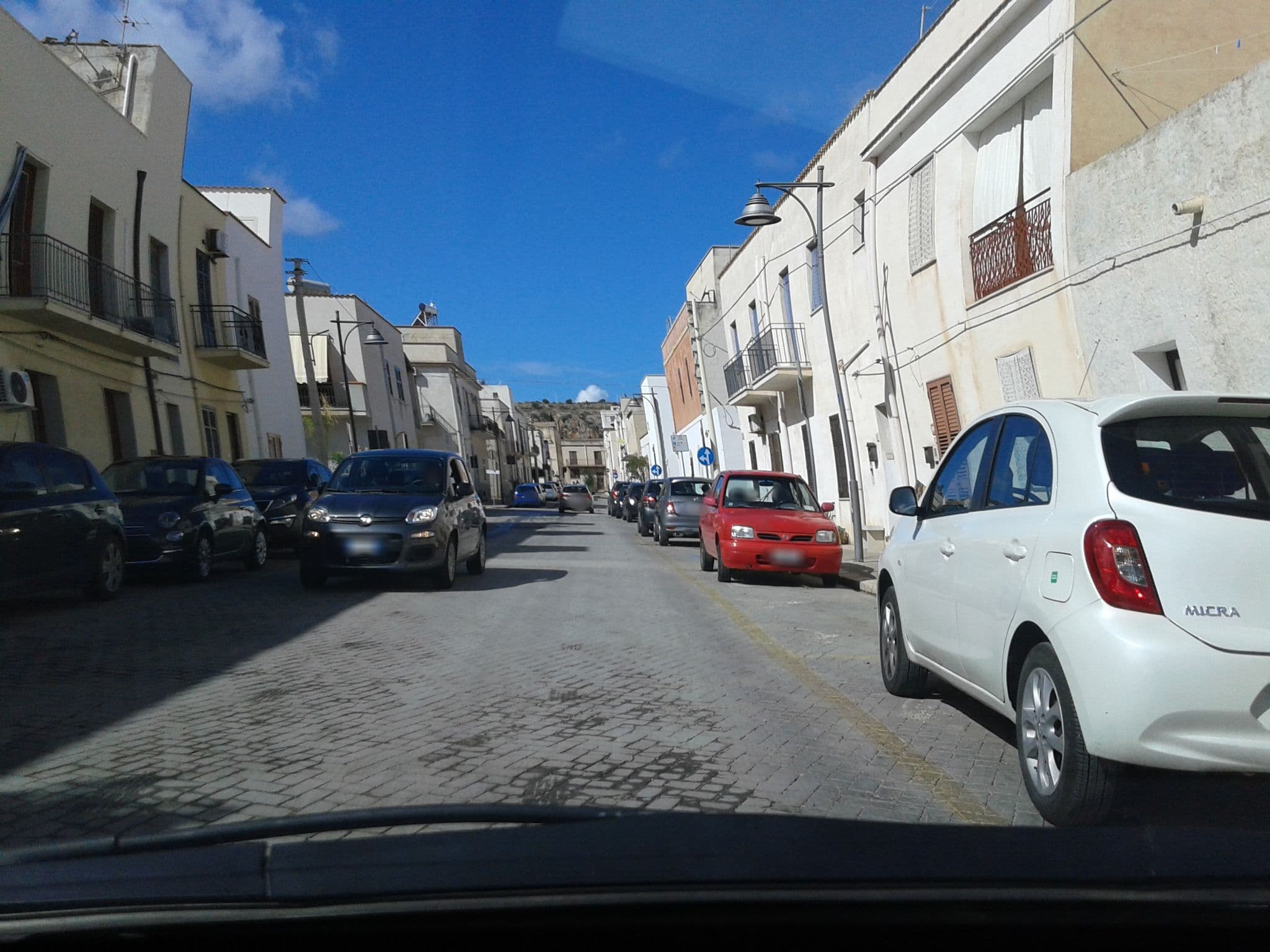 Street view near La Rosa Blu, San Vito Lo Capo — © robertoinze (CC BY-SA · Mapillary)