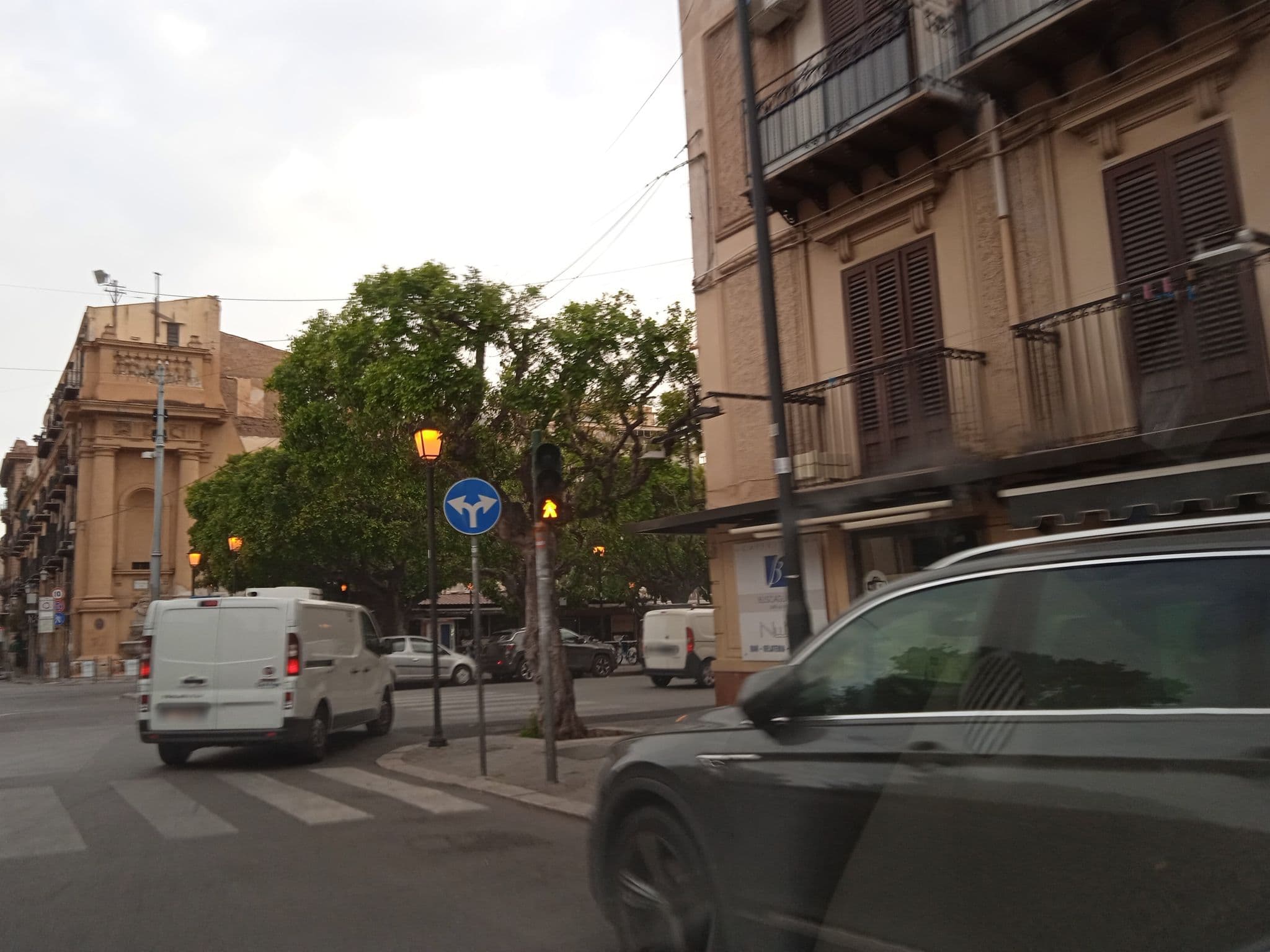 Street view near Monte Palace Palermo, Palermo — © p8fy9y9fs (CC BY-SA · Mapillary)