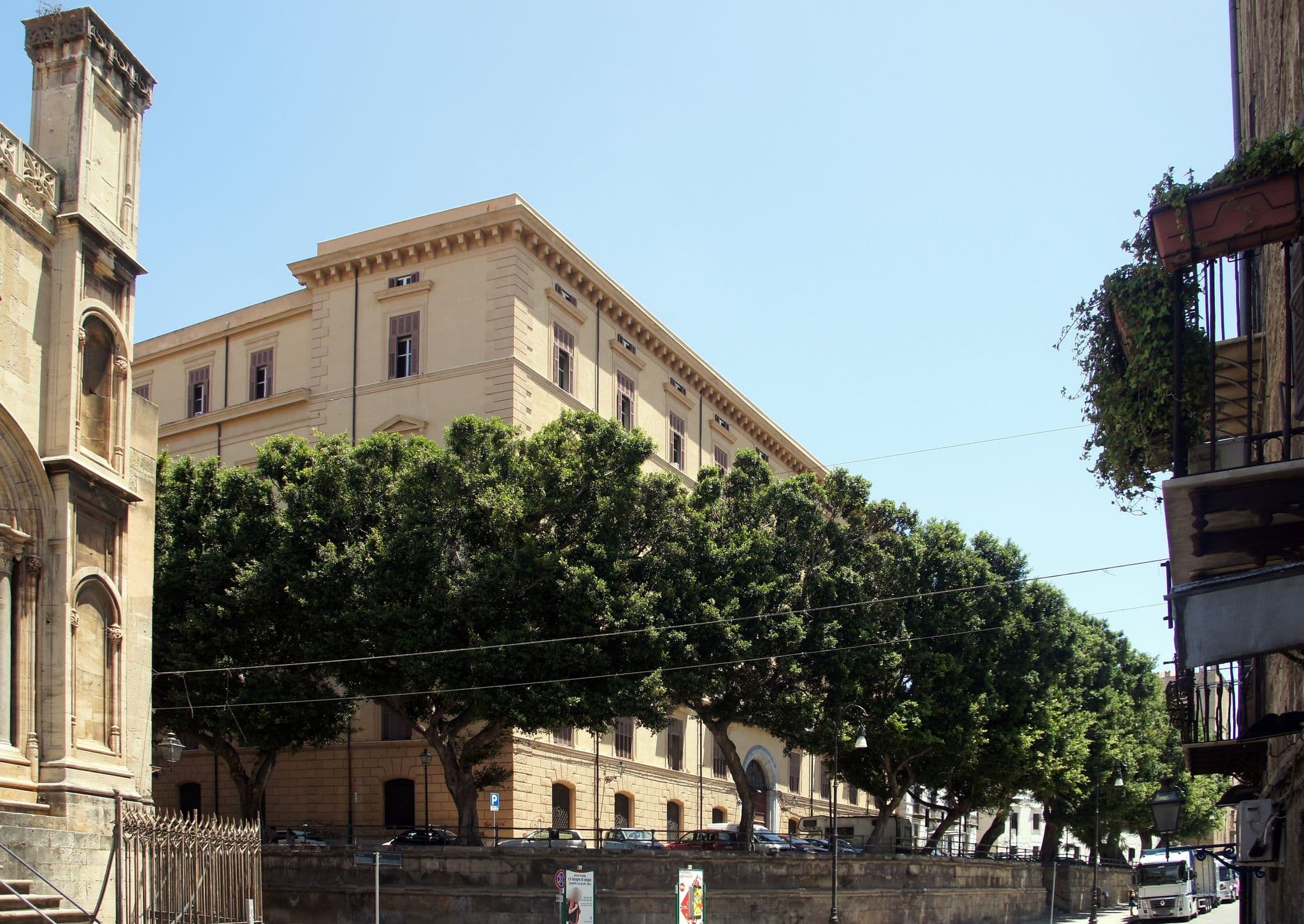 Street view near Marina Suite by Wonderful Italy, Palermo — © allefm (CC BY-SA · Mapillary)