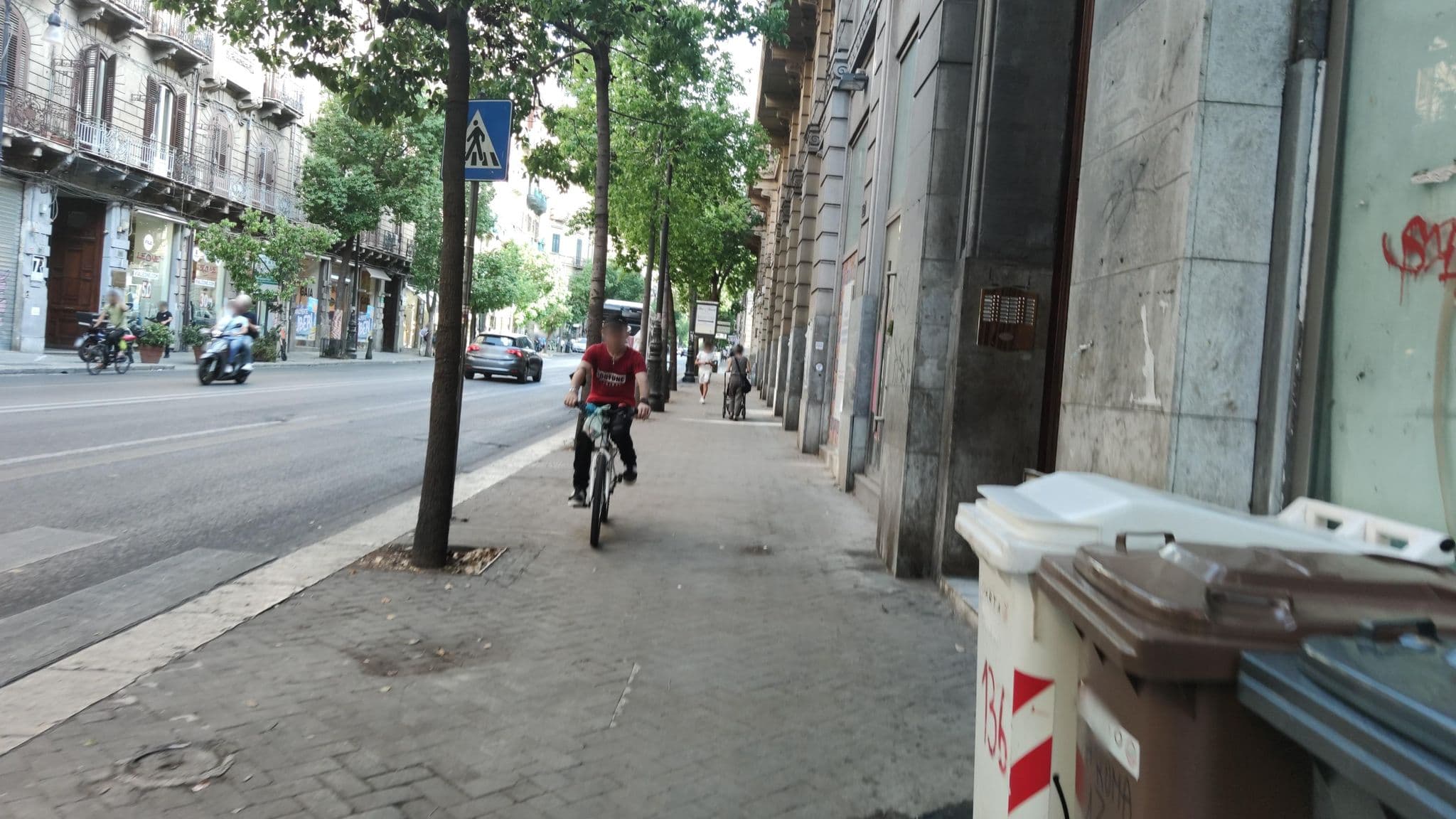 Street view near Hotel Ambasciatori, Palermo — © mrey (CC BY-SA · Mapillary)