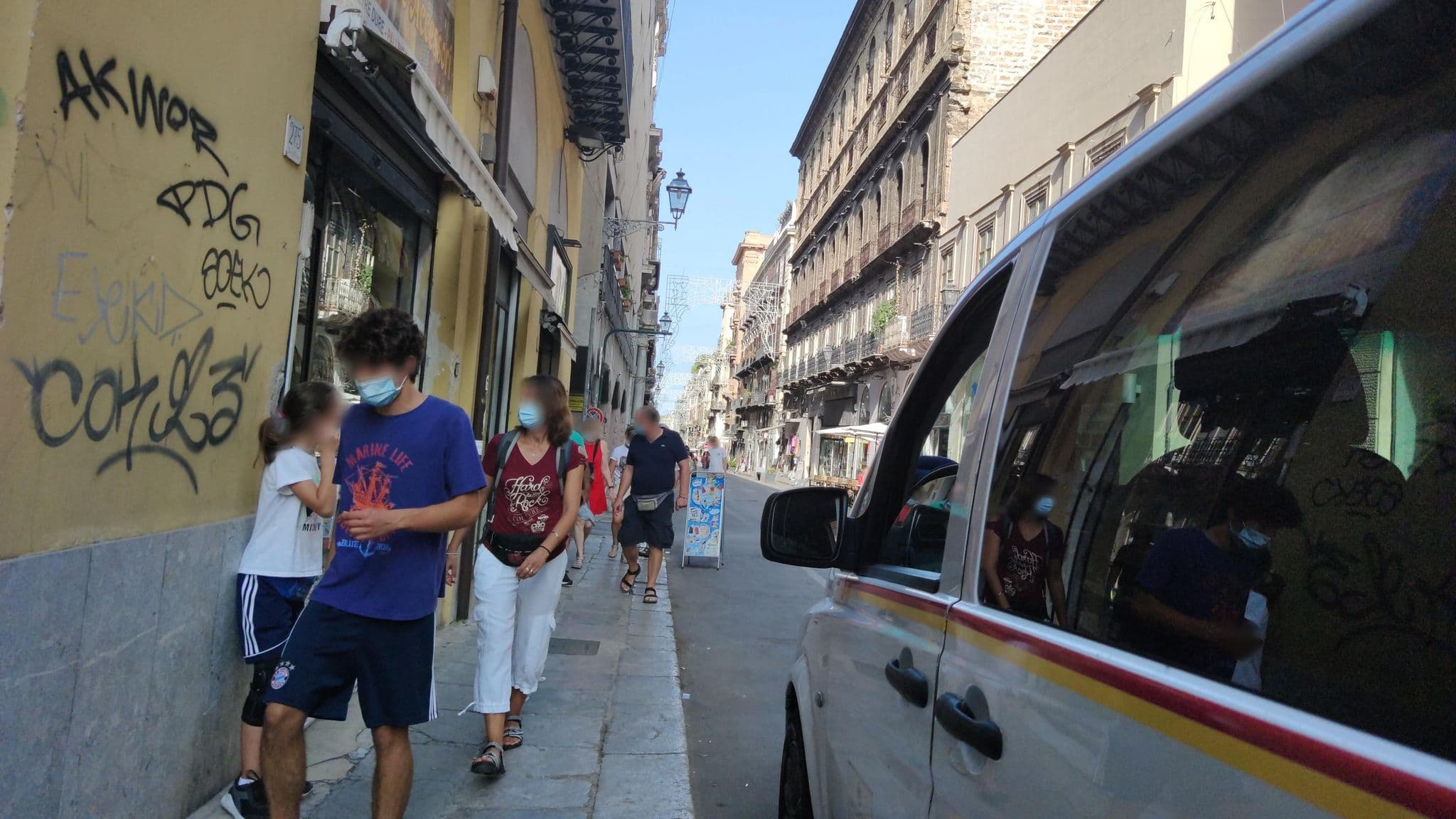 Street view near B&B Teatro Del Sole, Palermo — © mrey (CC BY-SA · Mapillary)