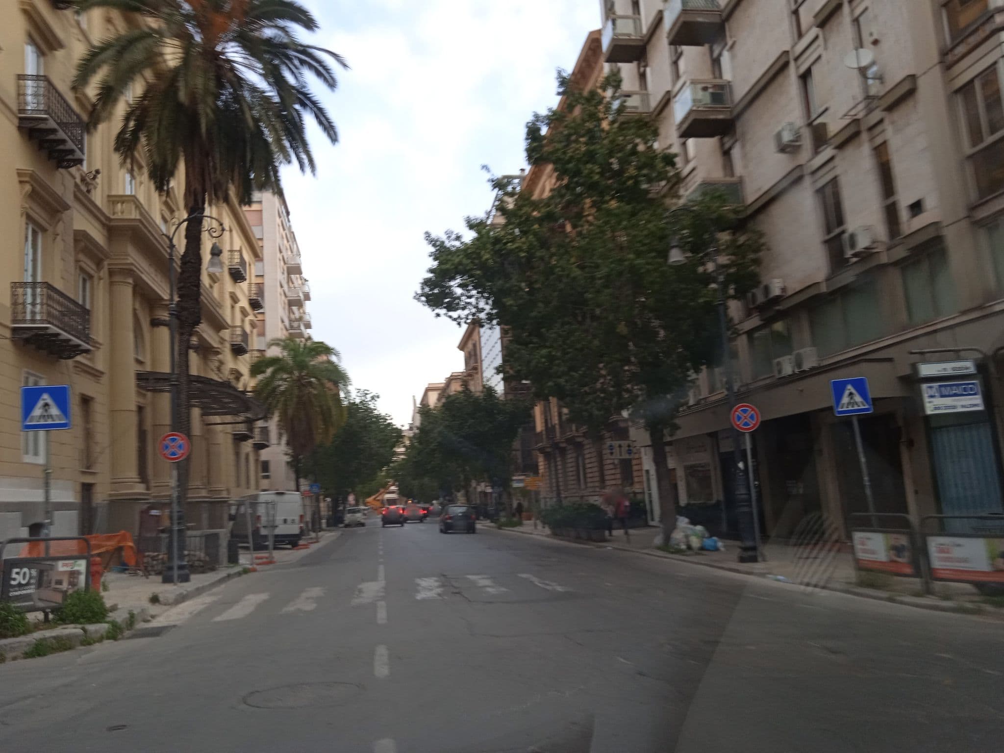 Street view near Des Palmes Gestioni Alberghiere SRL, Palermo — © p8fy9y9fs (CC BY-SA · Mapillary)