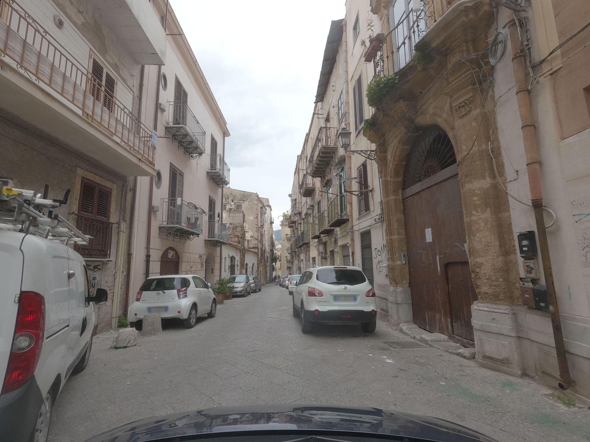 Street view near Teatro Massimo Cool Home, Palermo — © ESTmapper1001 (CC BY-SA · Mapillary)