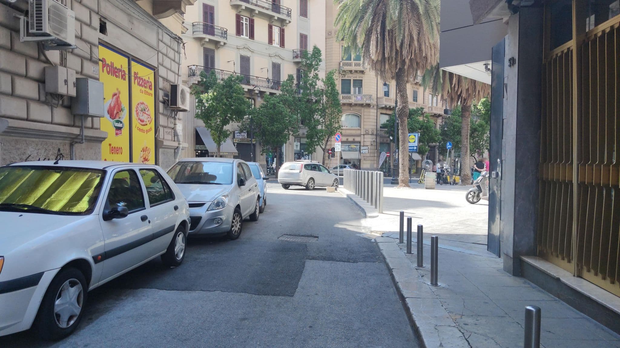 Street view near On The Way hostel, Palermo — © mrey (CC BY-SA · Mapillary)