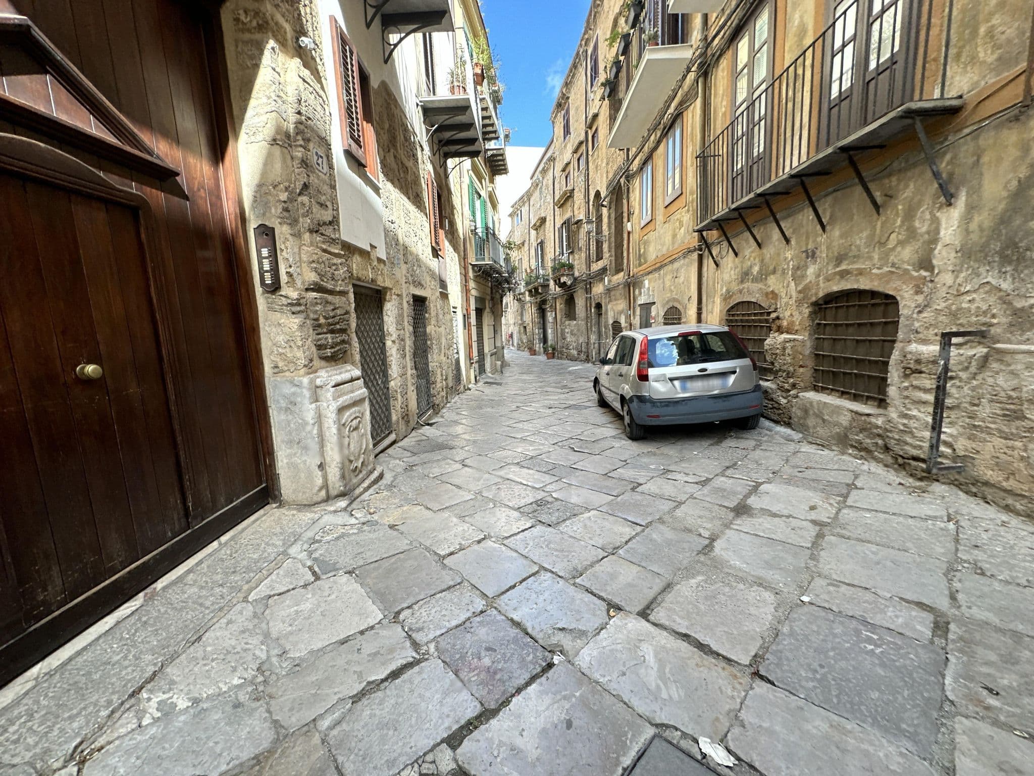 Street view near Bahlara Case Vacanza, Palermo — © asturksever (CC BY-SA · Mapillary)