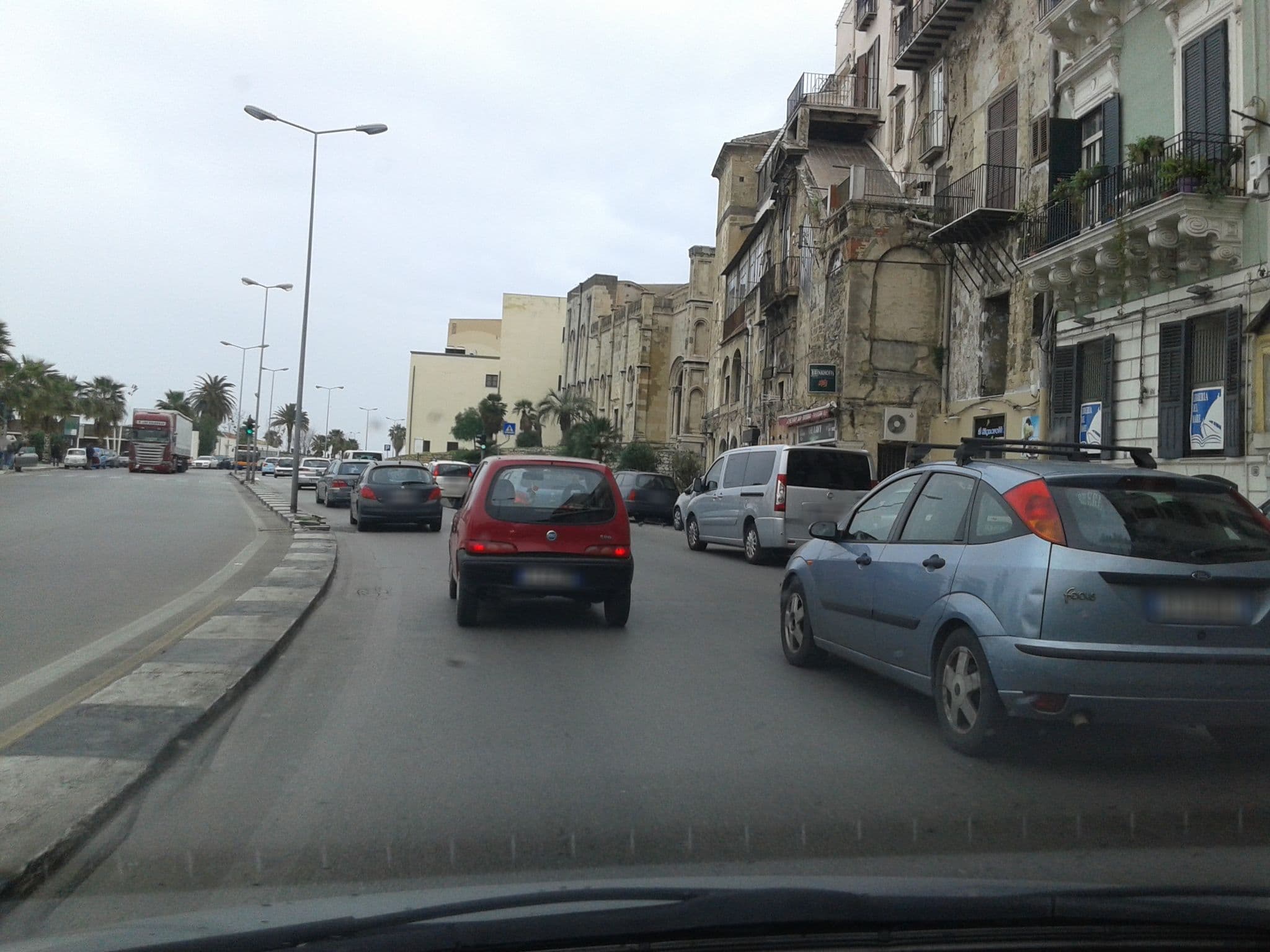 Street view near Calamarù, Palermo — © robertoinze (CC BY-SA · Mapillary)